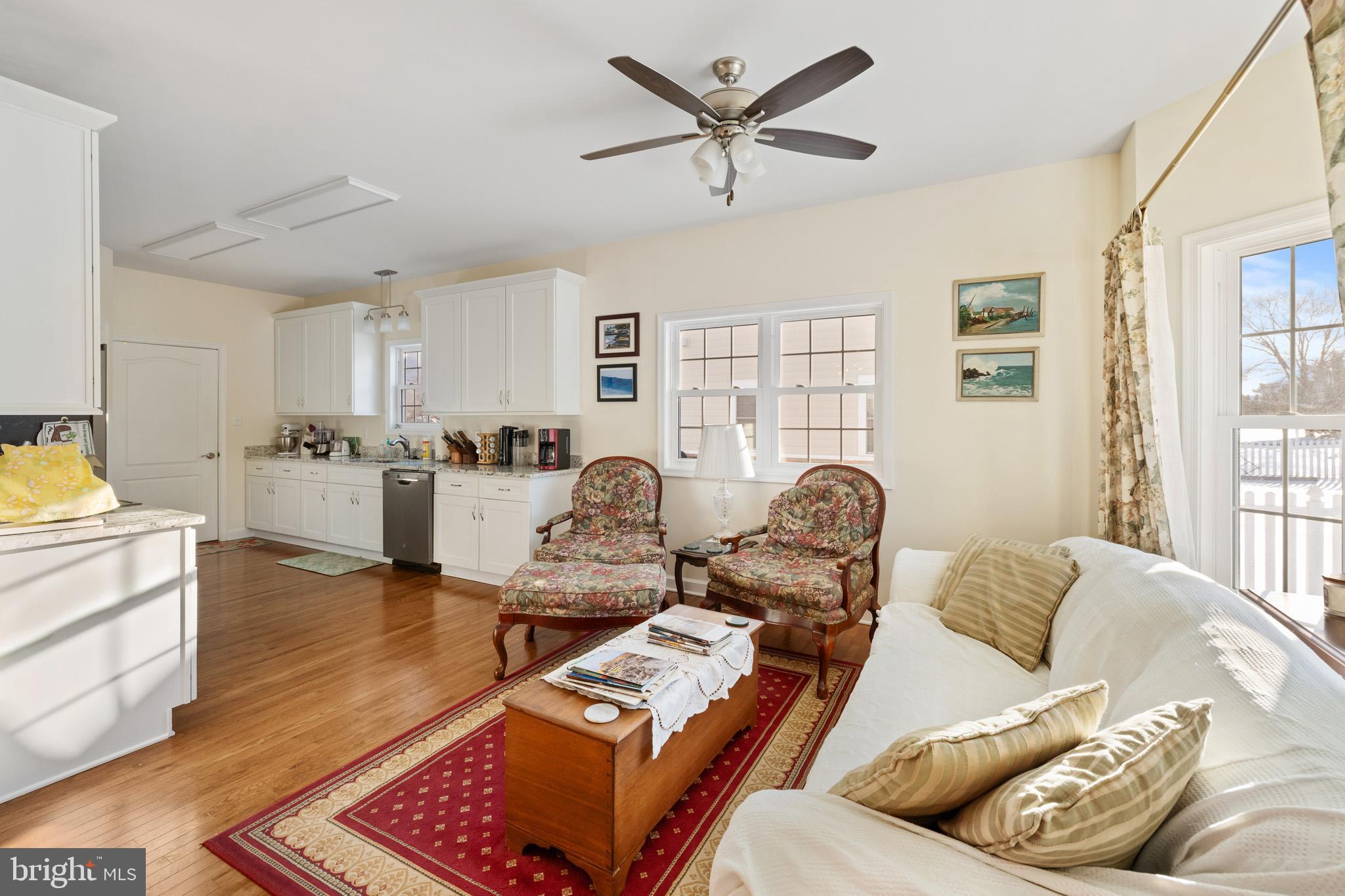 EDINBURG SQUARE - Residential