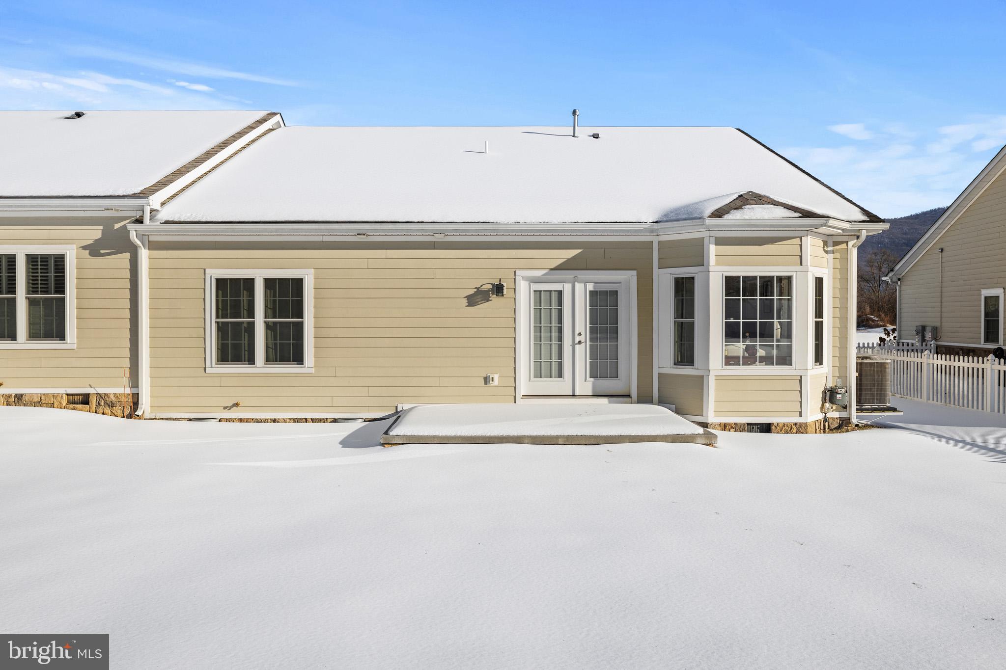 EDINBURG SQUARE - Residential