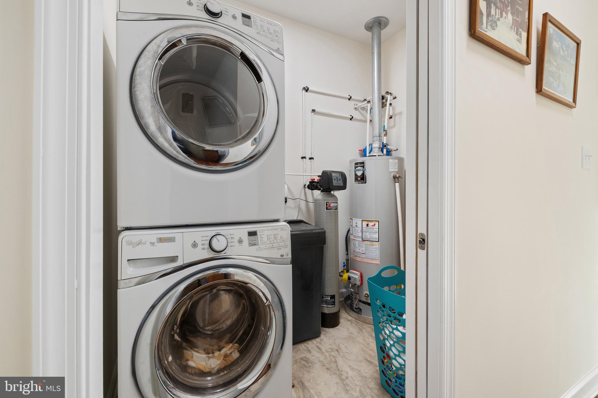 EDINBURG SQUARE - Residential