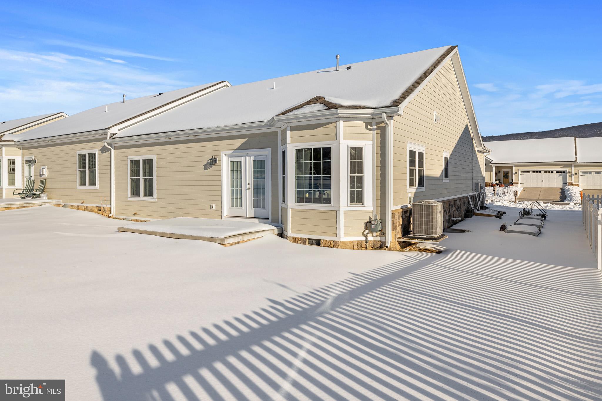 EDINBURG SQUARE - Residential