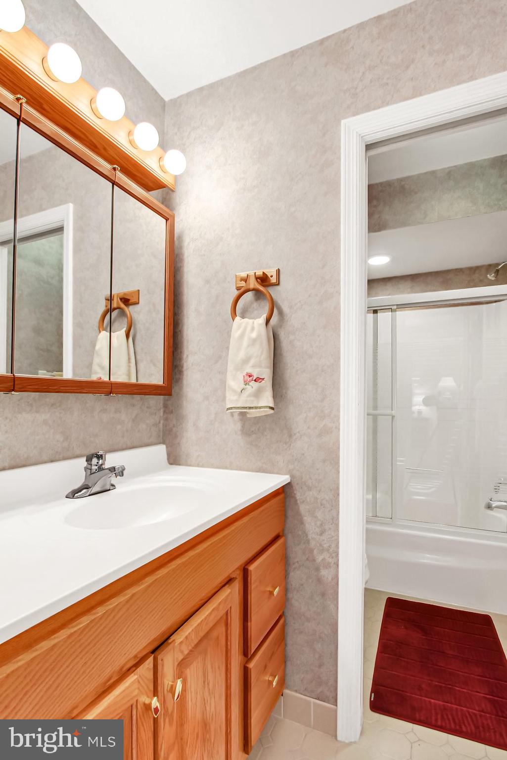 APPLEWOOD - Residential