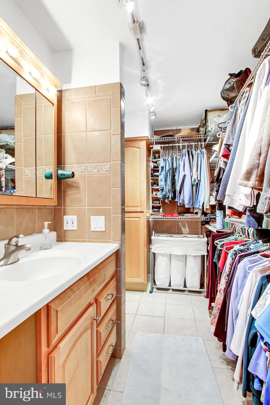 APPLEWOOD - Residential