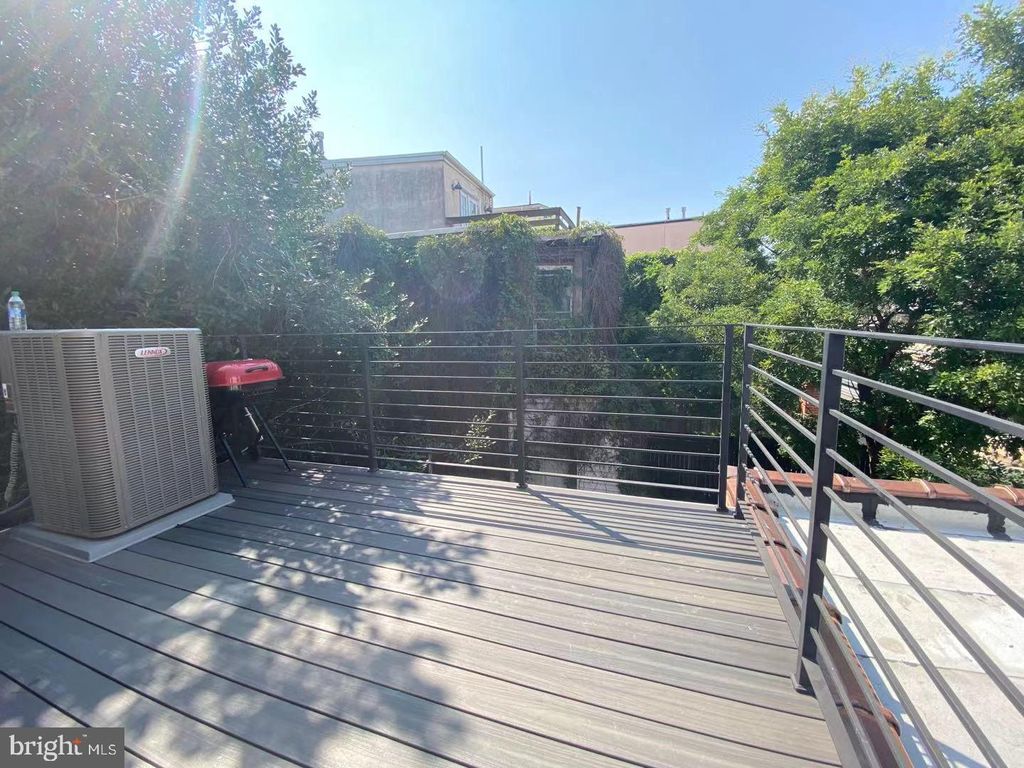 Photo of 606 N 11th Street, PHILADELPHIA, PA 19123 (MLS # PAPH2530992)