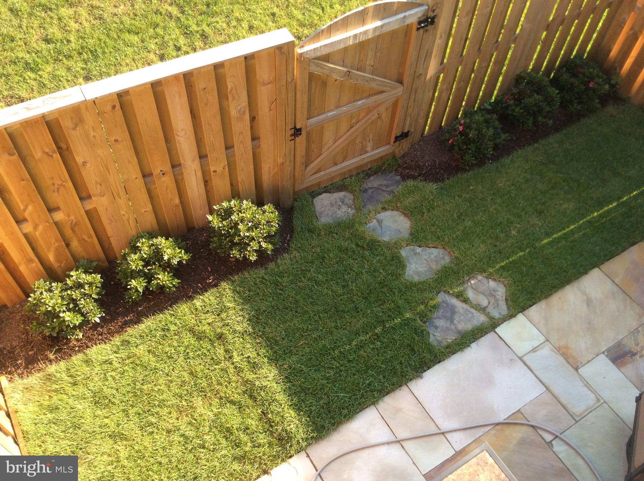 POTTERS GLEN - Residential Lease