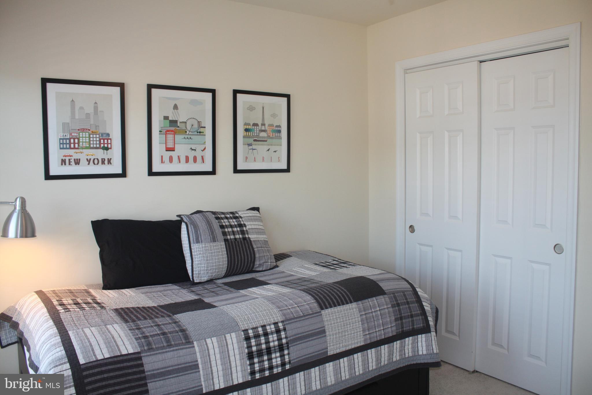 POTTERS GLEN - Residential Lease