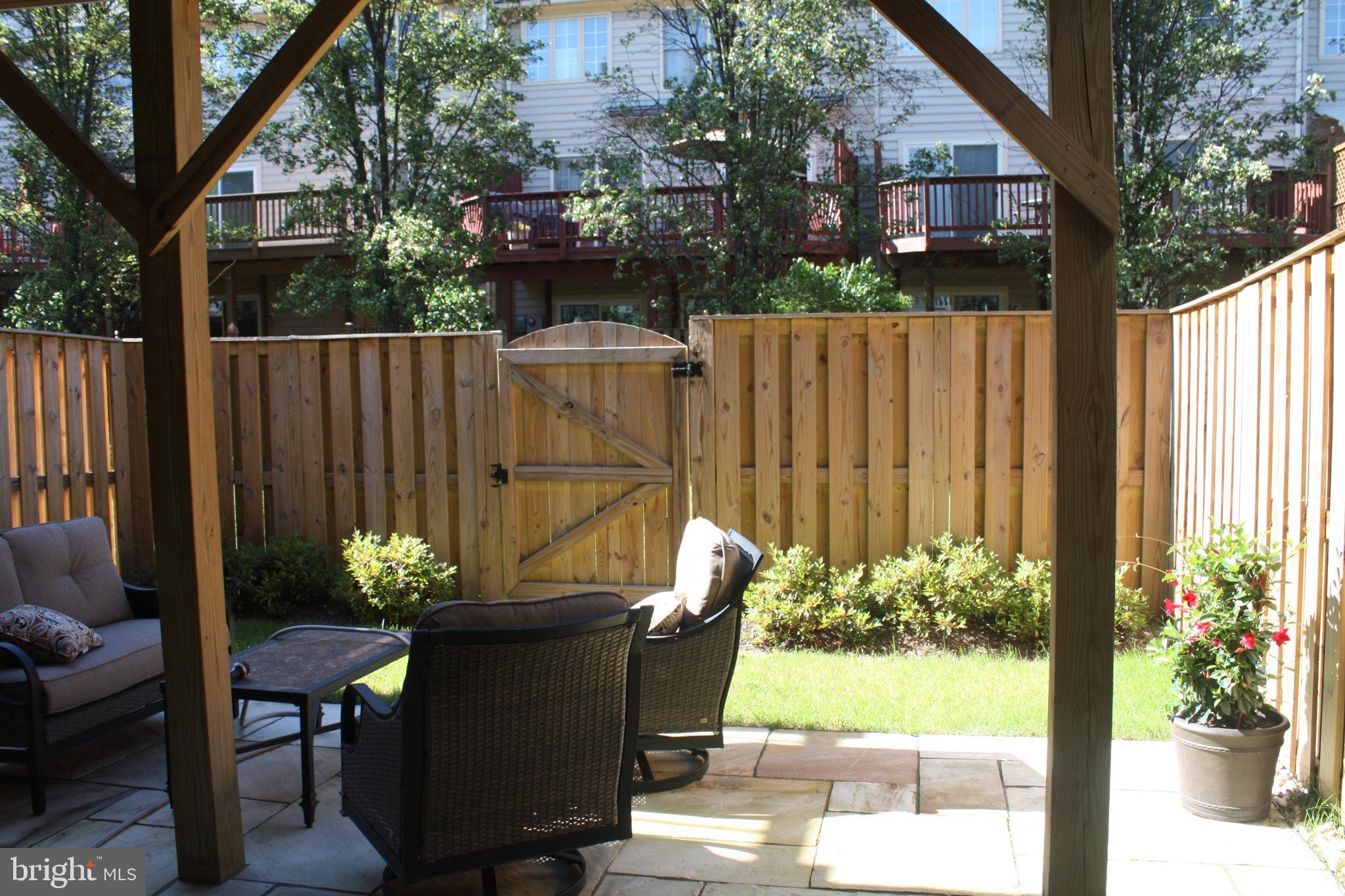 POTTERS GLEN - Residential Lease