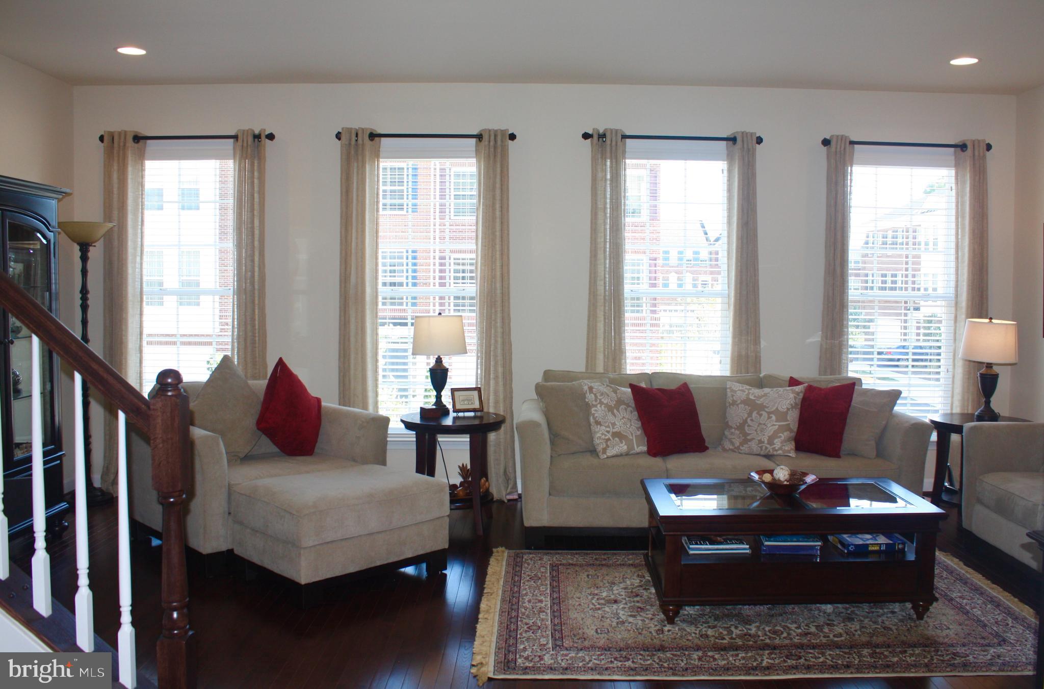 POTTERS GLEN - Residential Lease