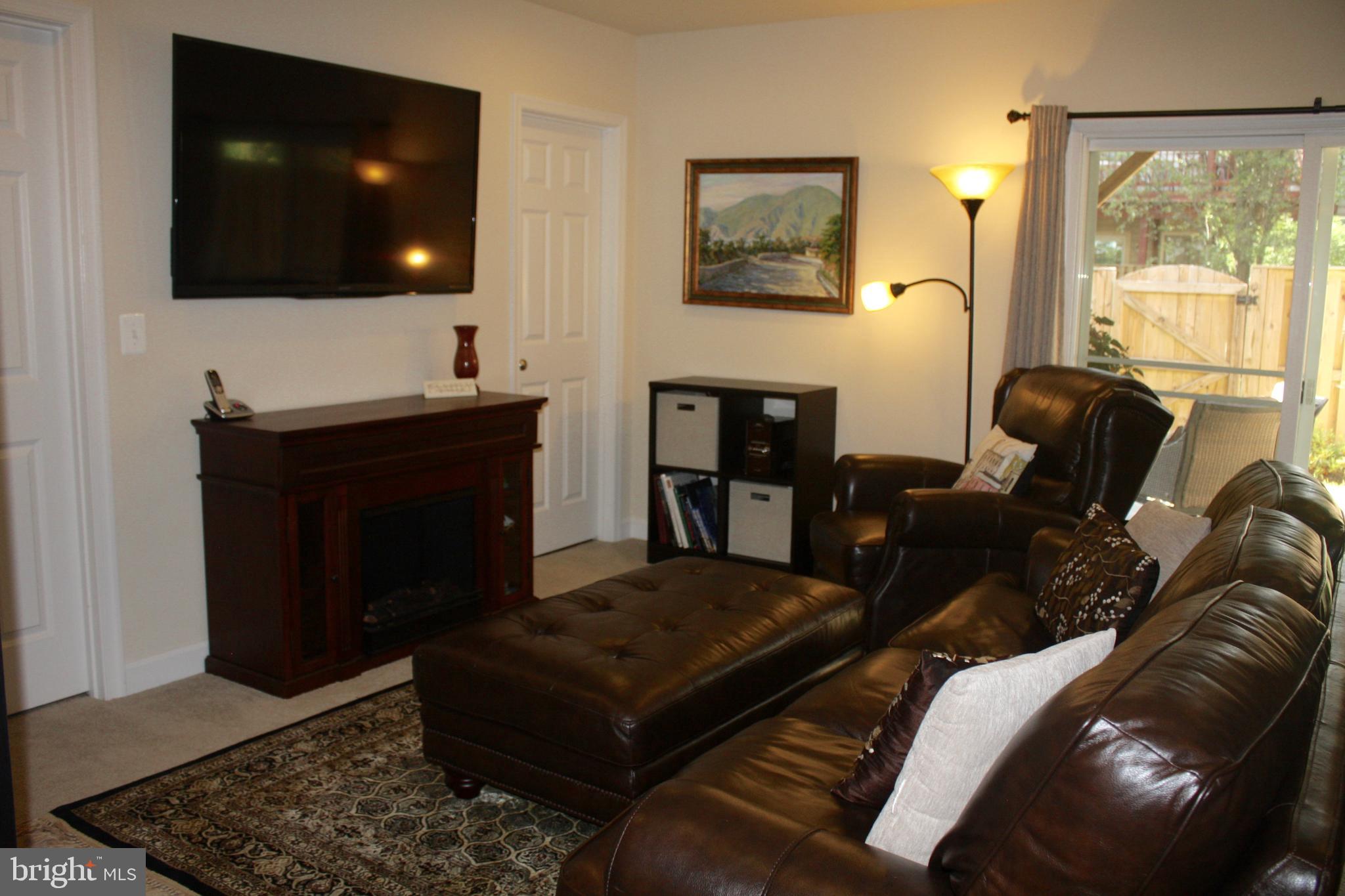 POTTERS GLEN - Residential Lease