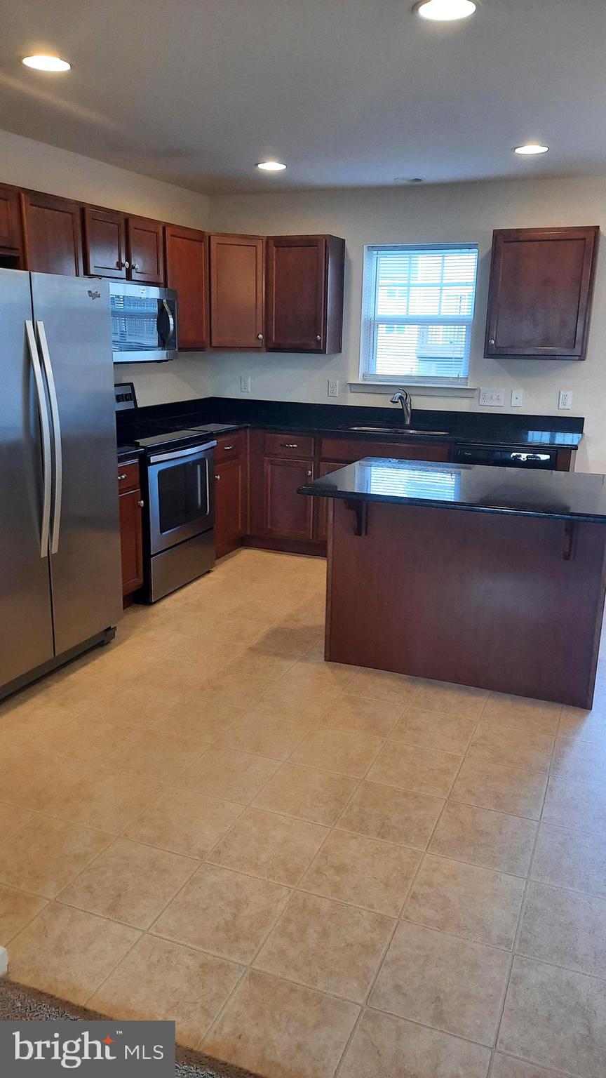 ADMIRALS QUAY - Residential Lease