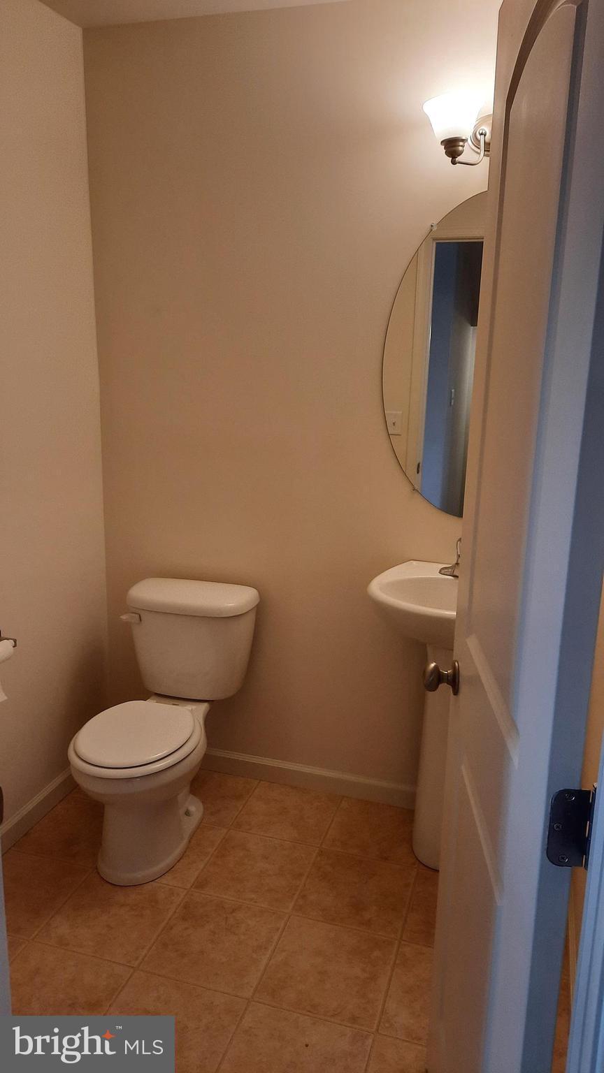 ADMIRALS QUAY - Residential Lease