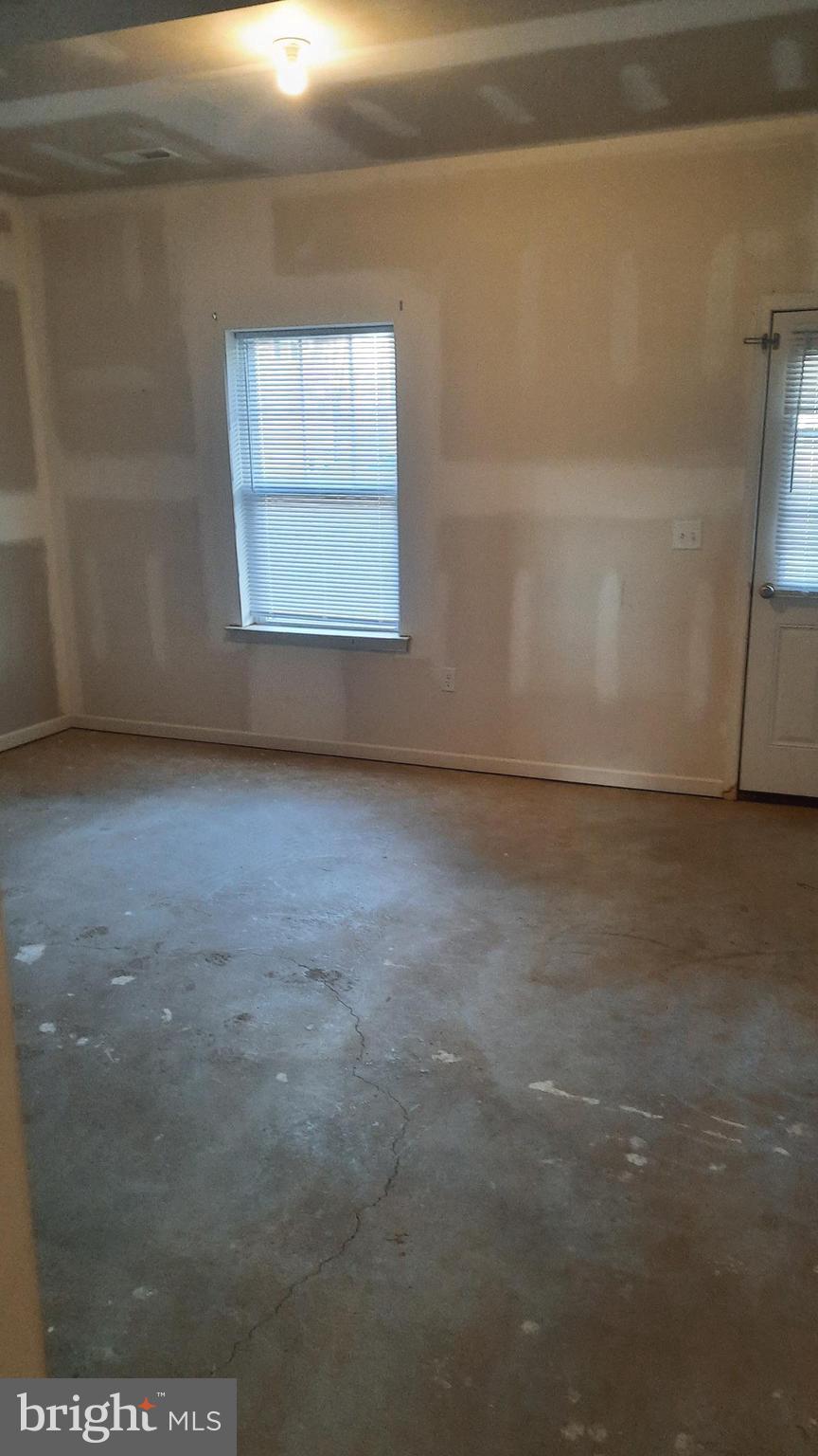 ADMIRALS QUAY - Residential Lease