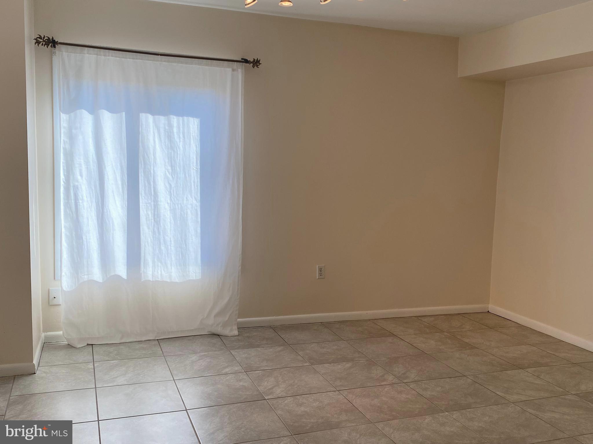 HUNTING RIDGE CONDOMINIUM - Residential