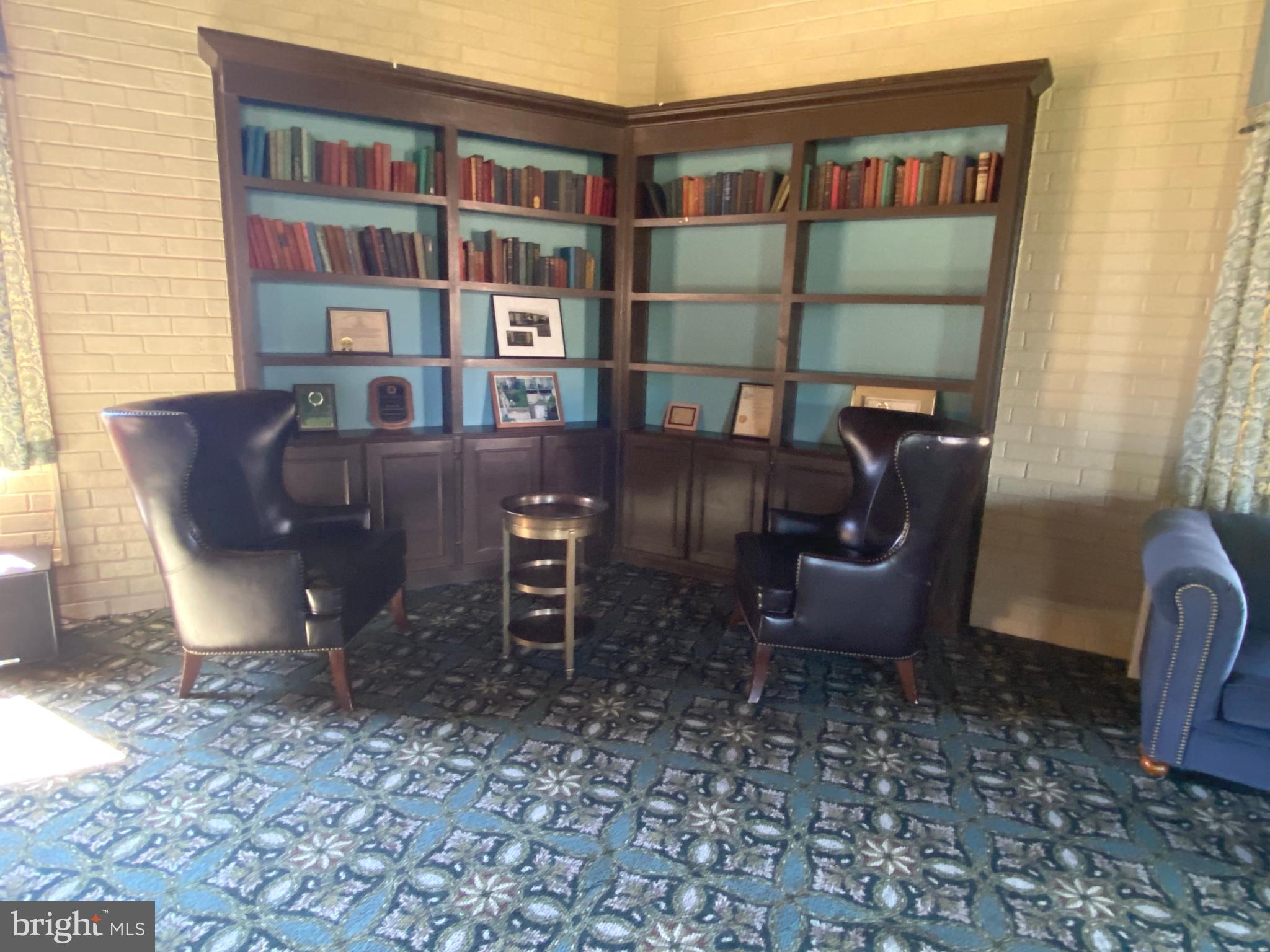 HUNTING RIDGE CONDOMINIUM - Residential