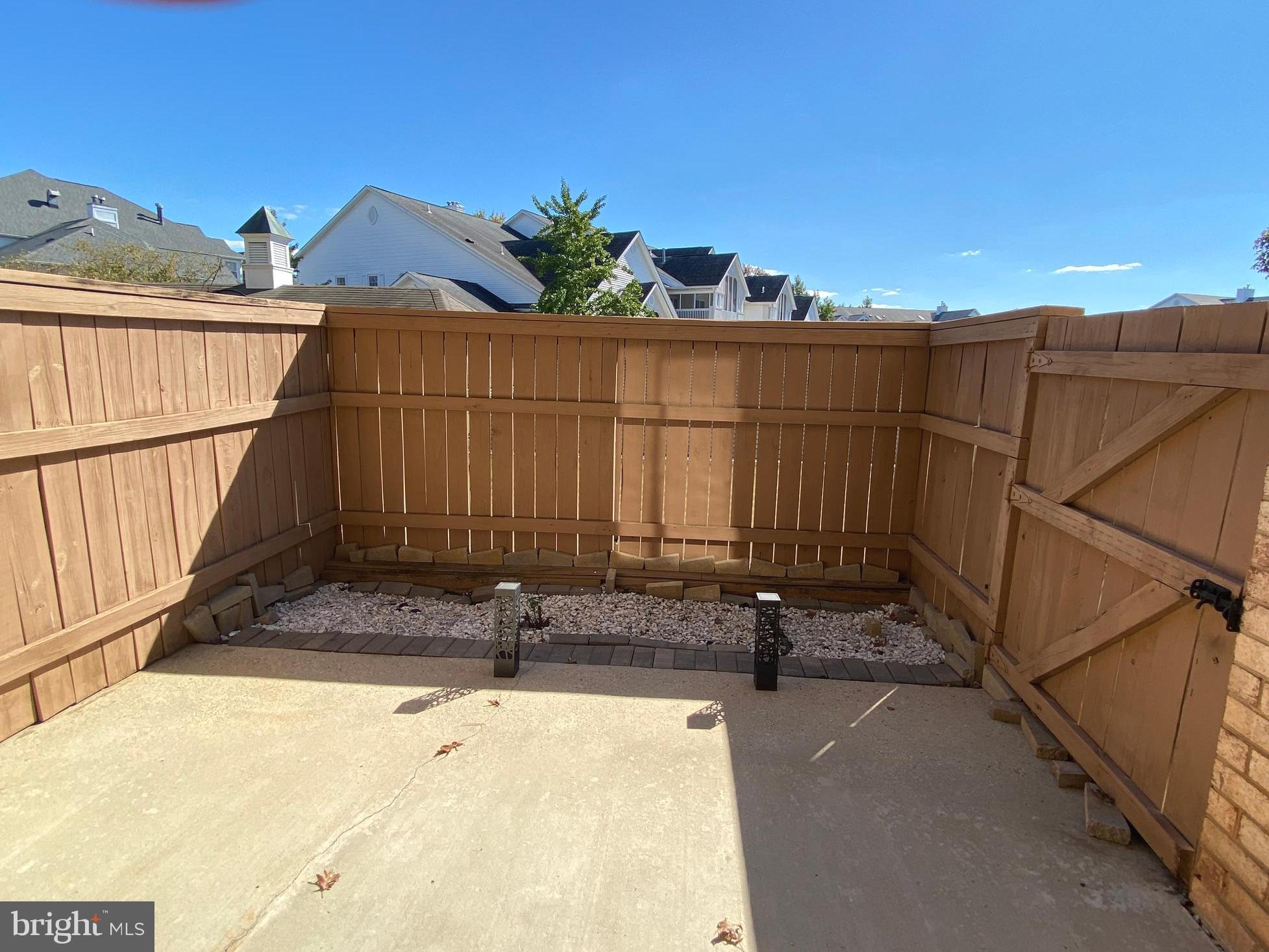 HUNTING RIDGE CONDOMINIUM - Residential