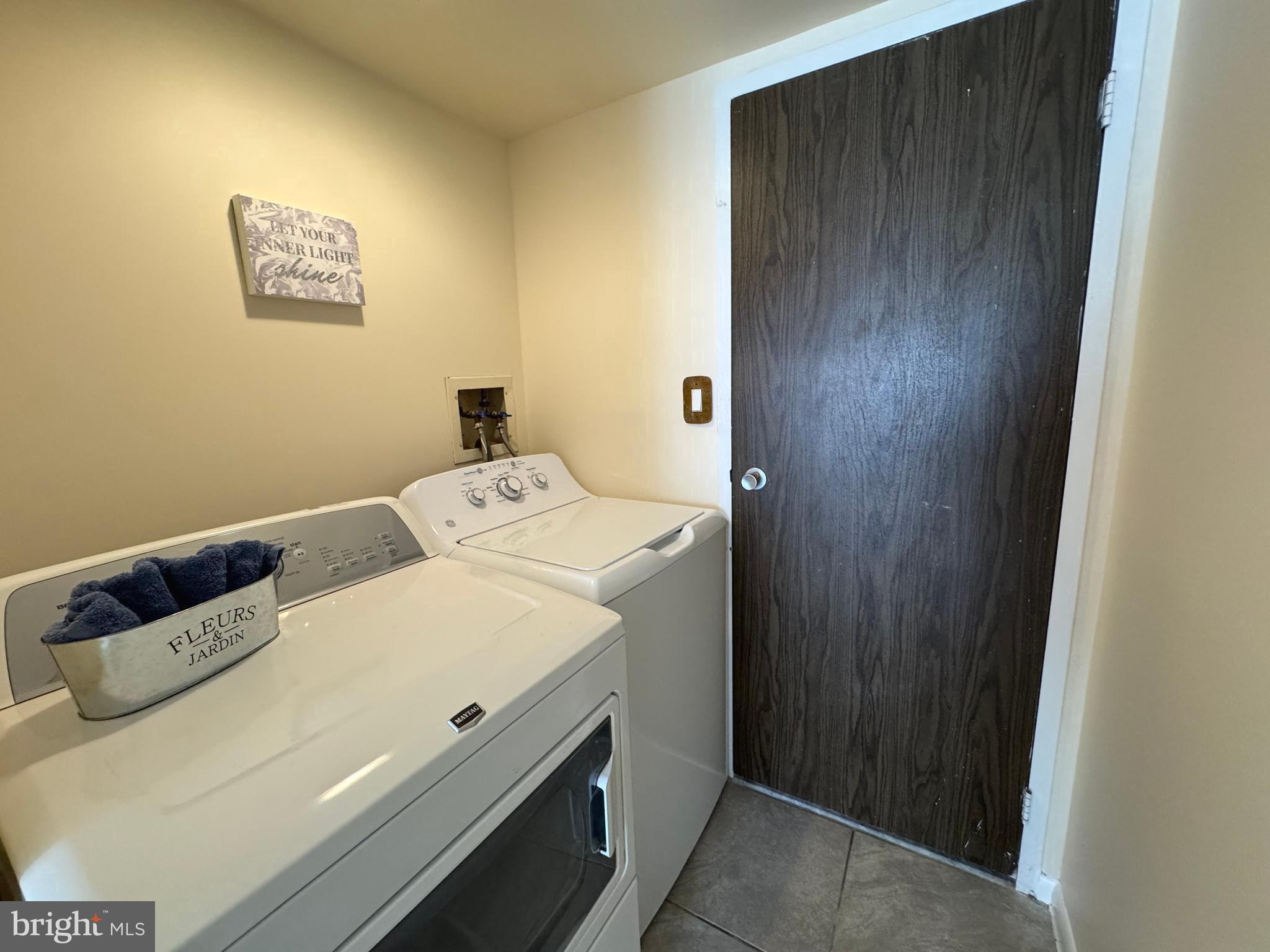 HUNTING RIDGE CONDOMINIUM - Residential