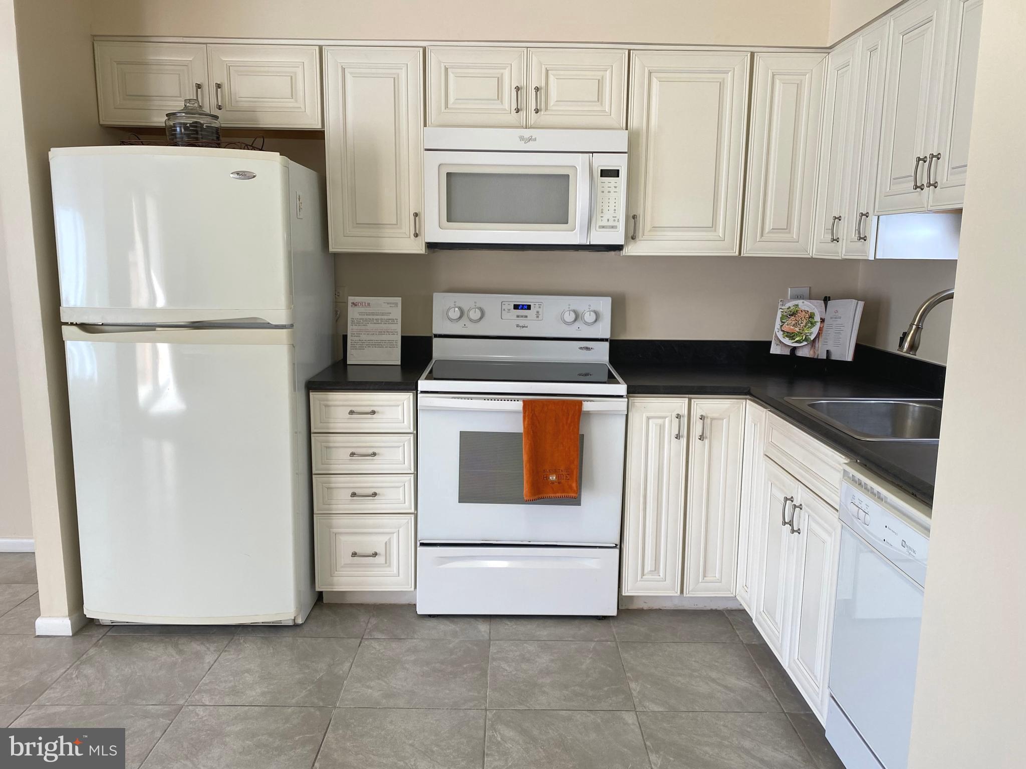 HUNTING RIDGE CONDOMINIUM - Residential