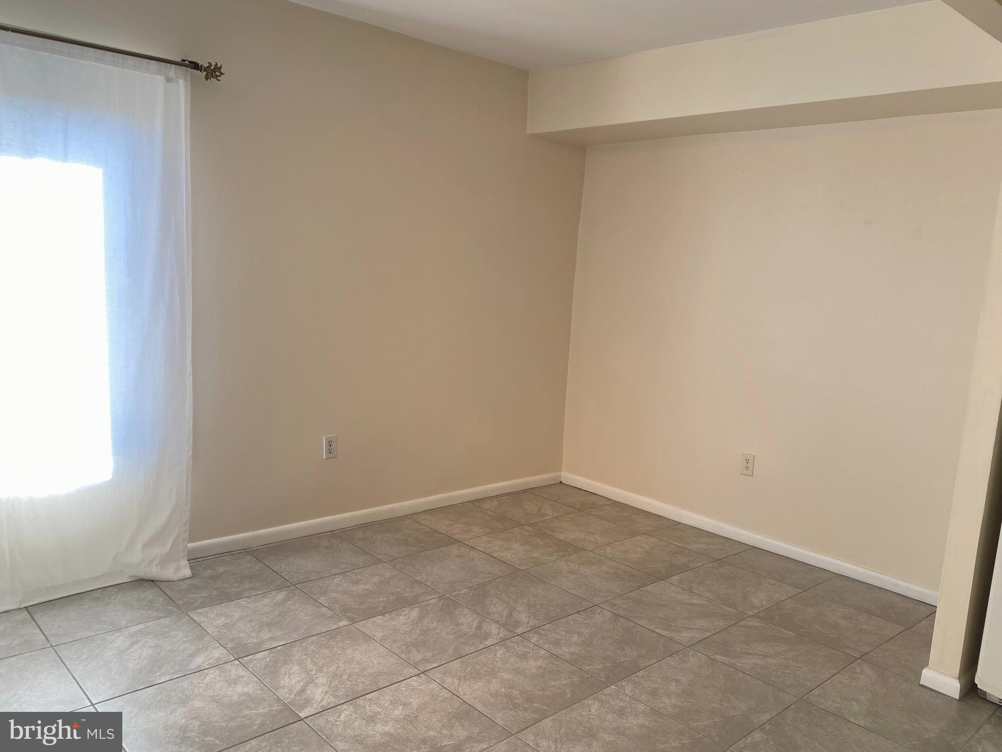 HUNTING RIDGE CONDOMINIUM - Residential