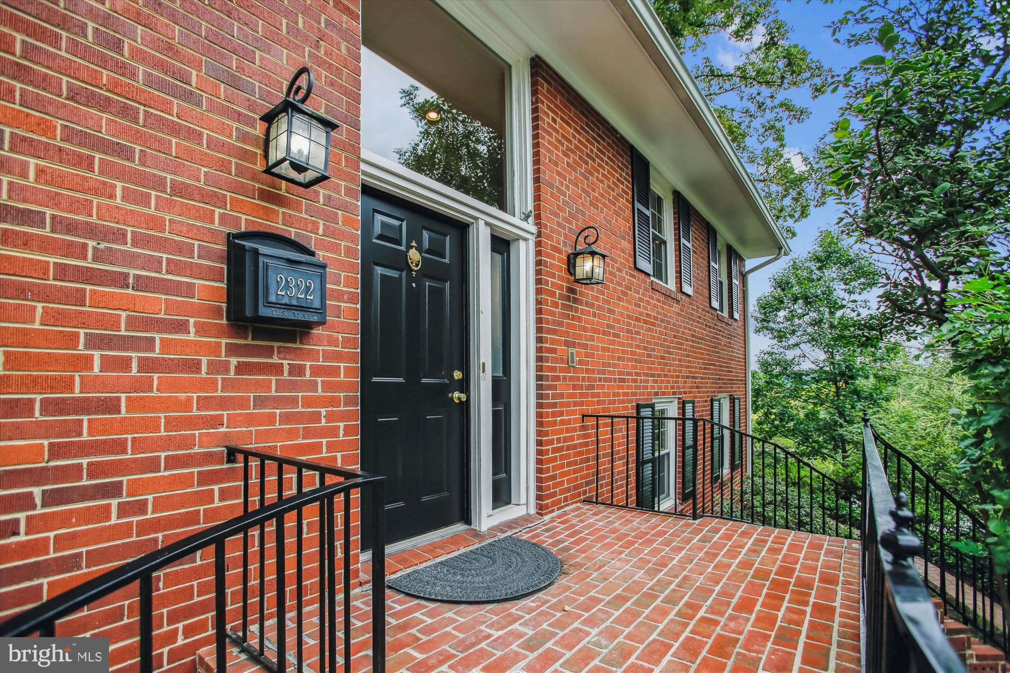 ARLINGTON RIDGE - Residential