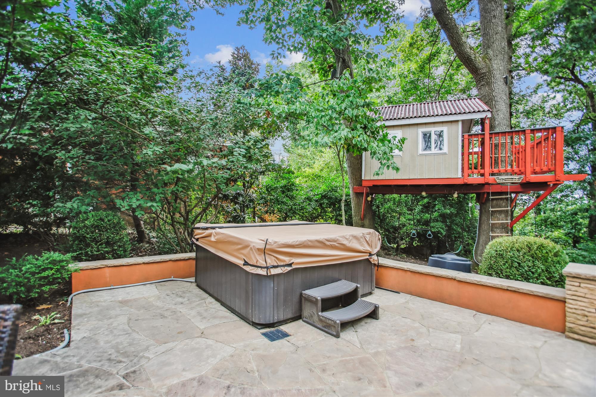 ARLINGTON RIDGE - Residential