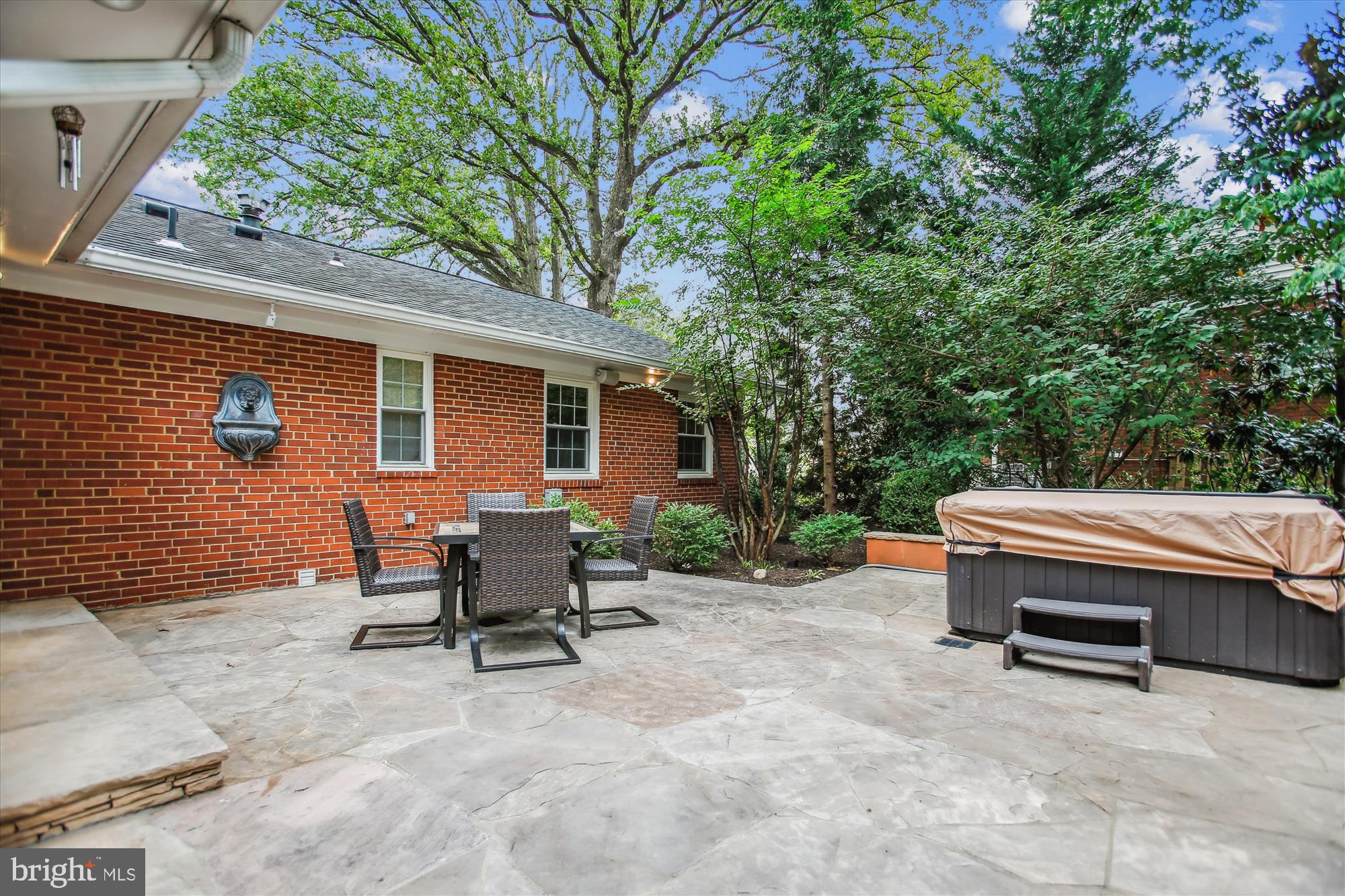 ARLINGTON RIDGE - Residential