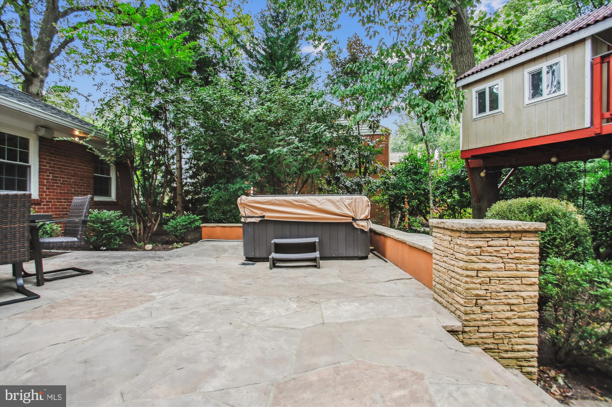 ARLINGTON RIDGE - Residential