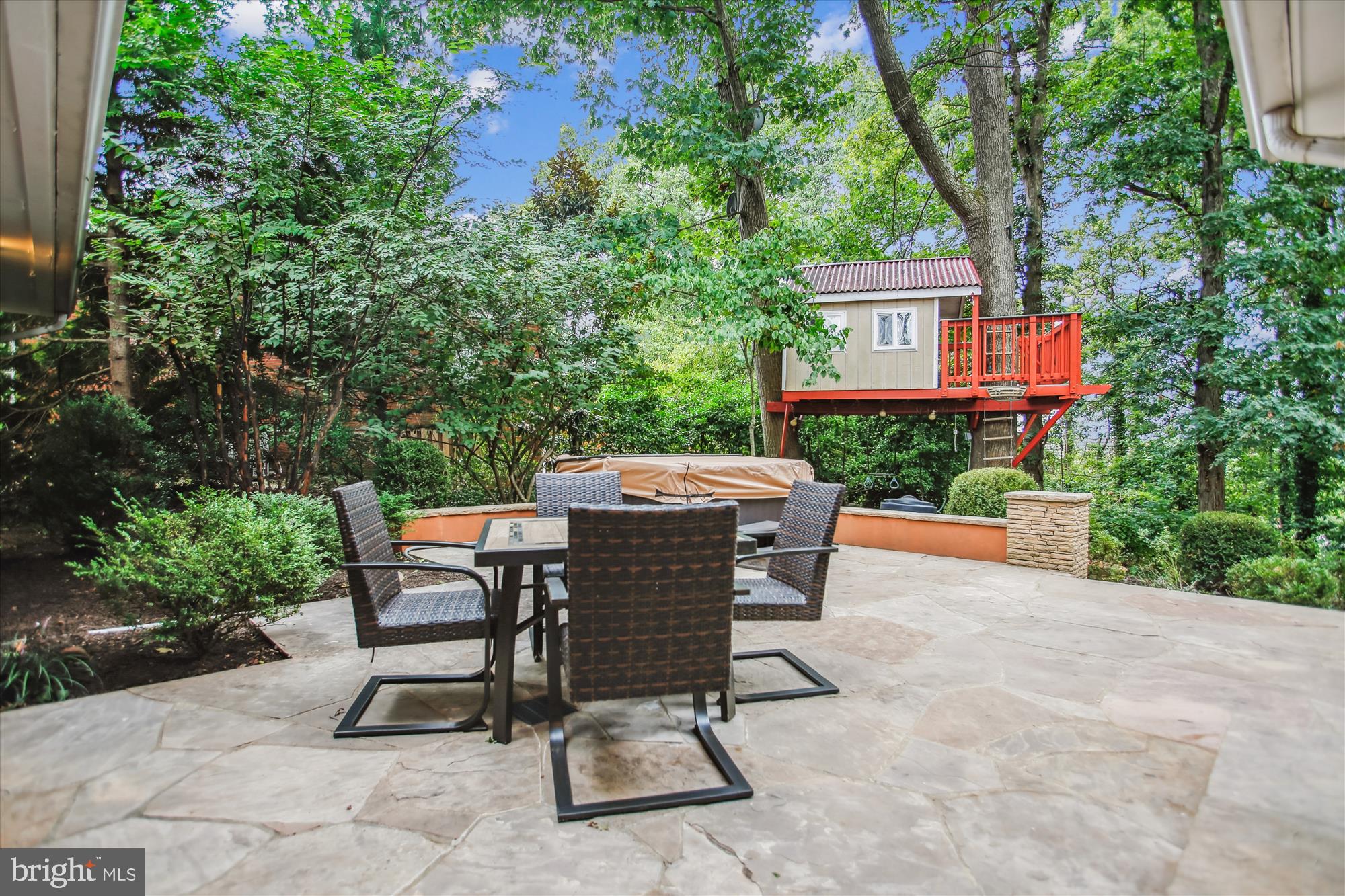 ARLINGTON RIDGE - Residential