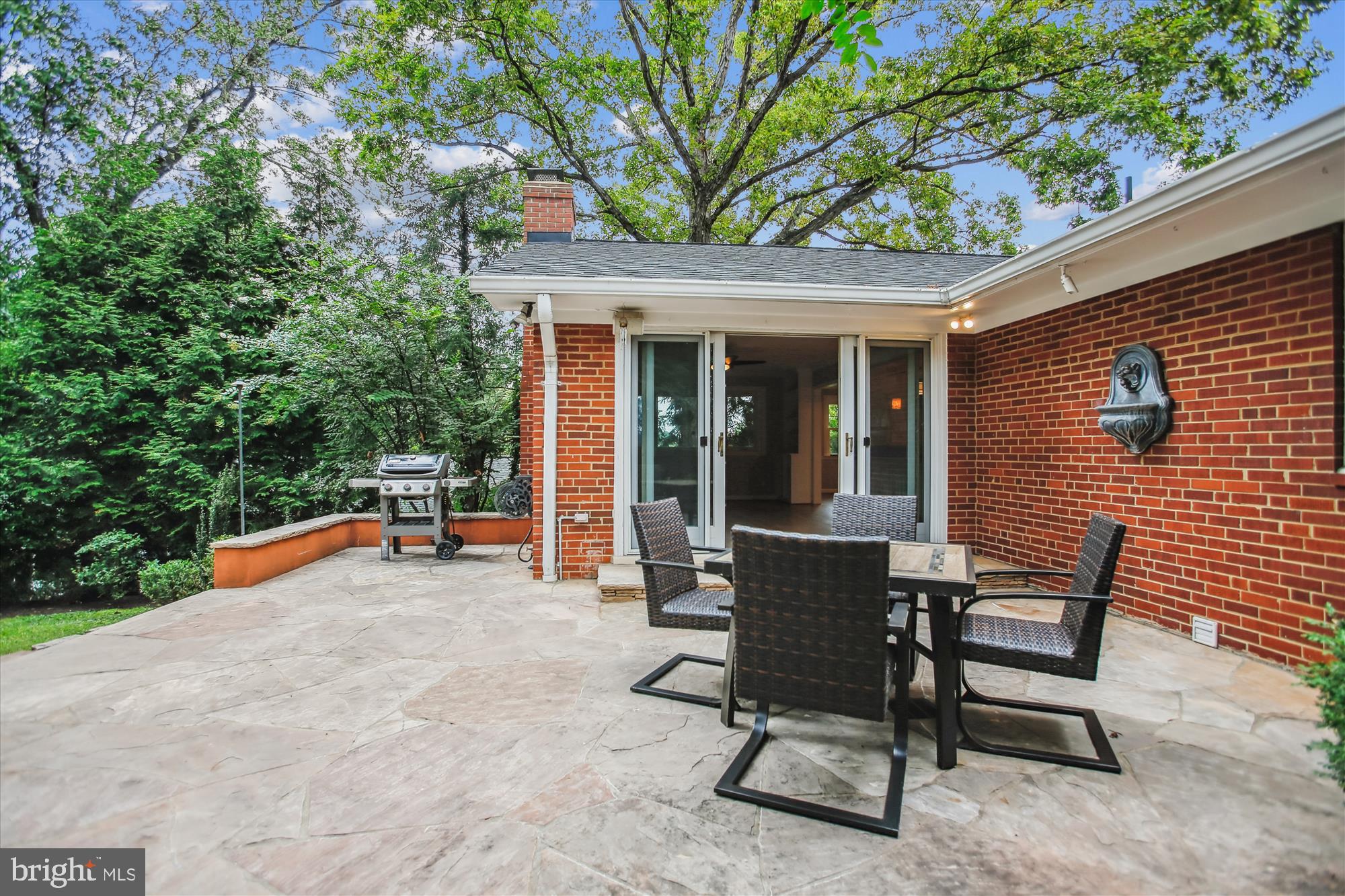 ARLINGTON RIDGE - Residential