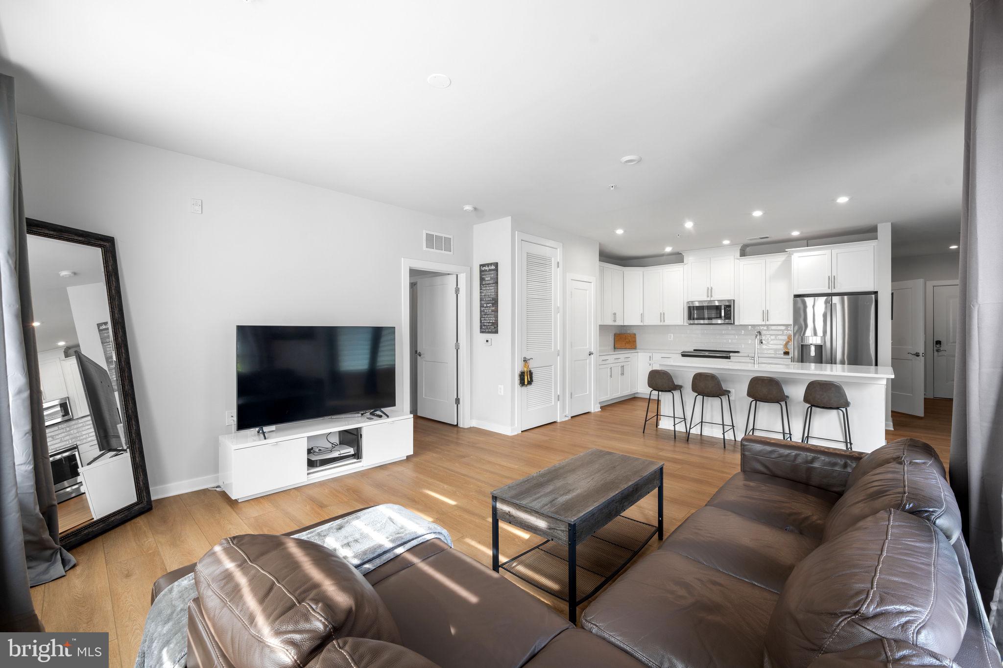 TALL OAKS - Residential