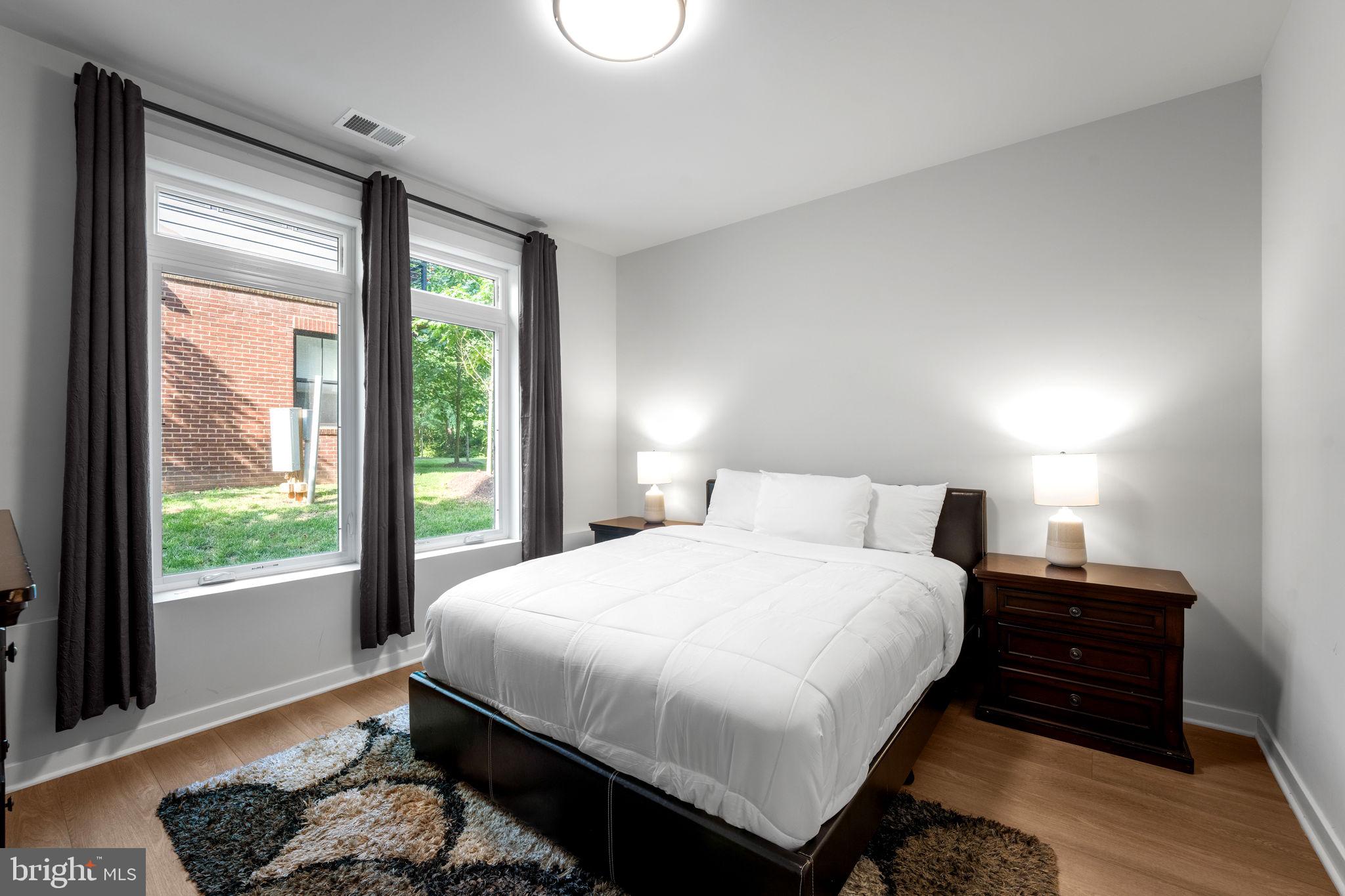 TALL OAKS - Residential