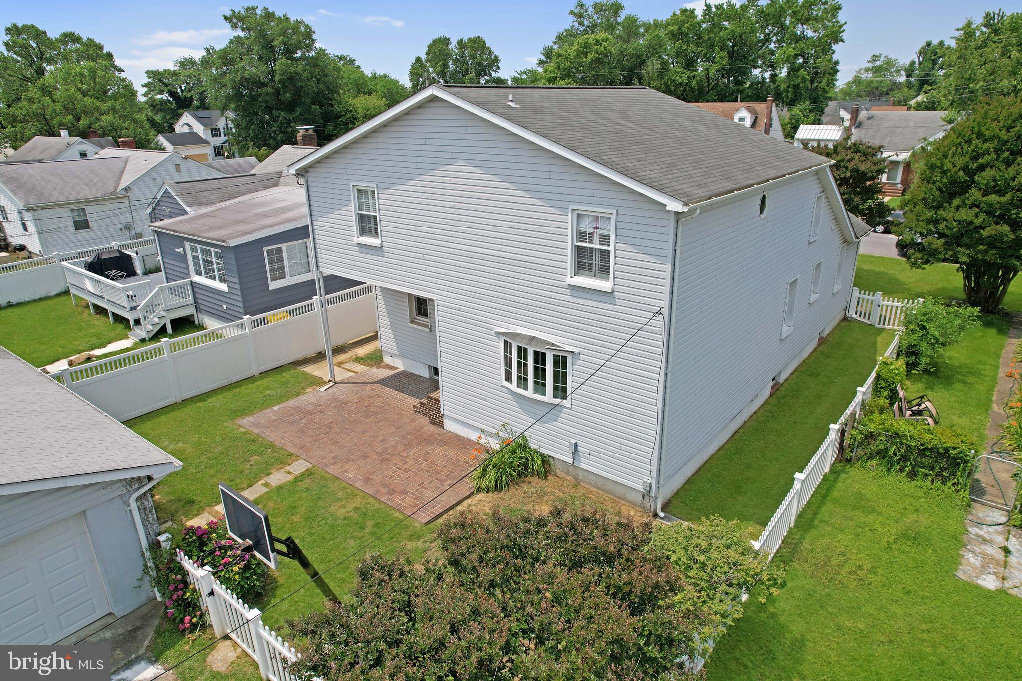 ROLAND TERRACE - Residential