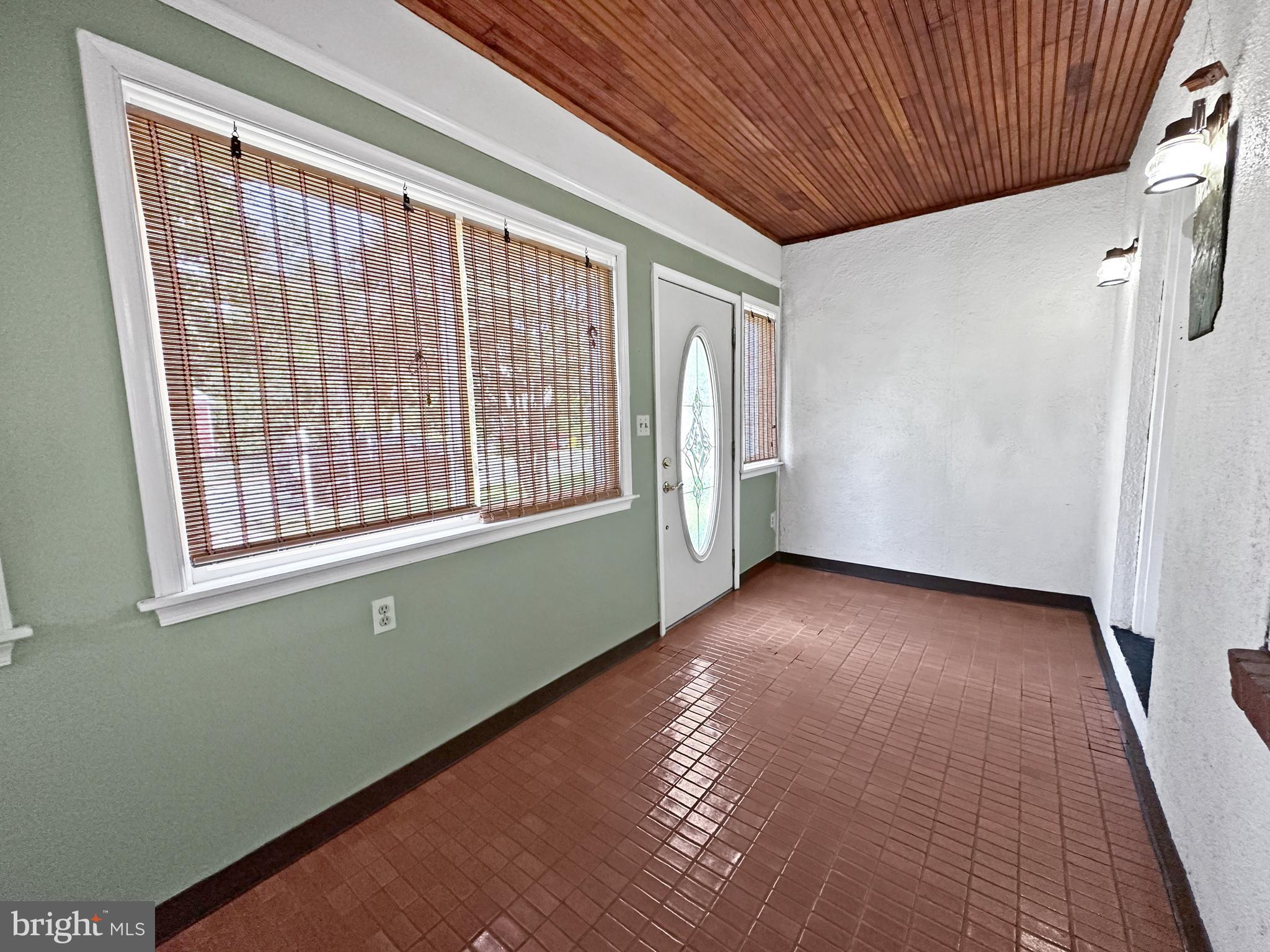 ROLAND TERRACE - Residential