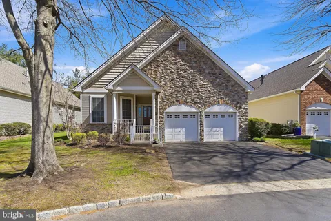 102 Hummingbird Drive, Hamilton, NJ 08690 - MLS#: NJME2075926