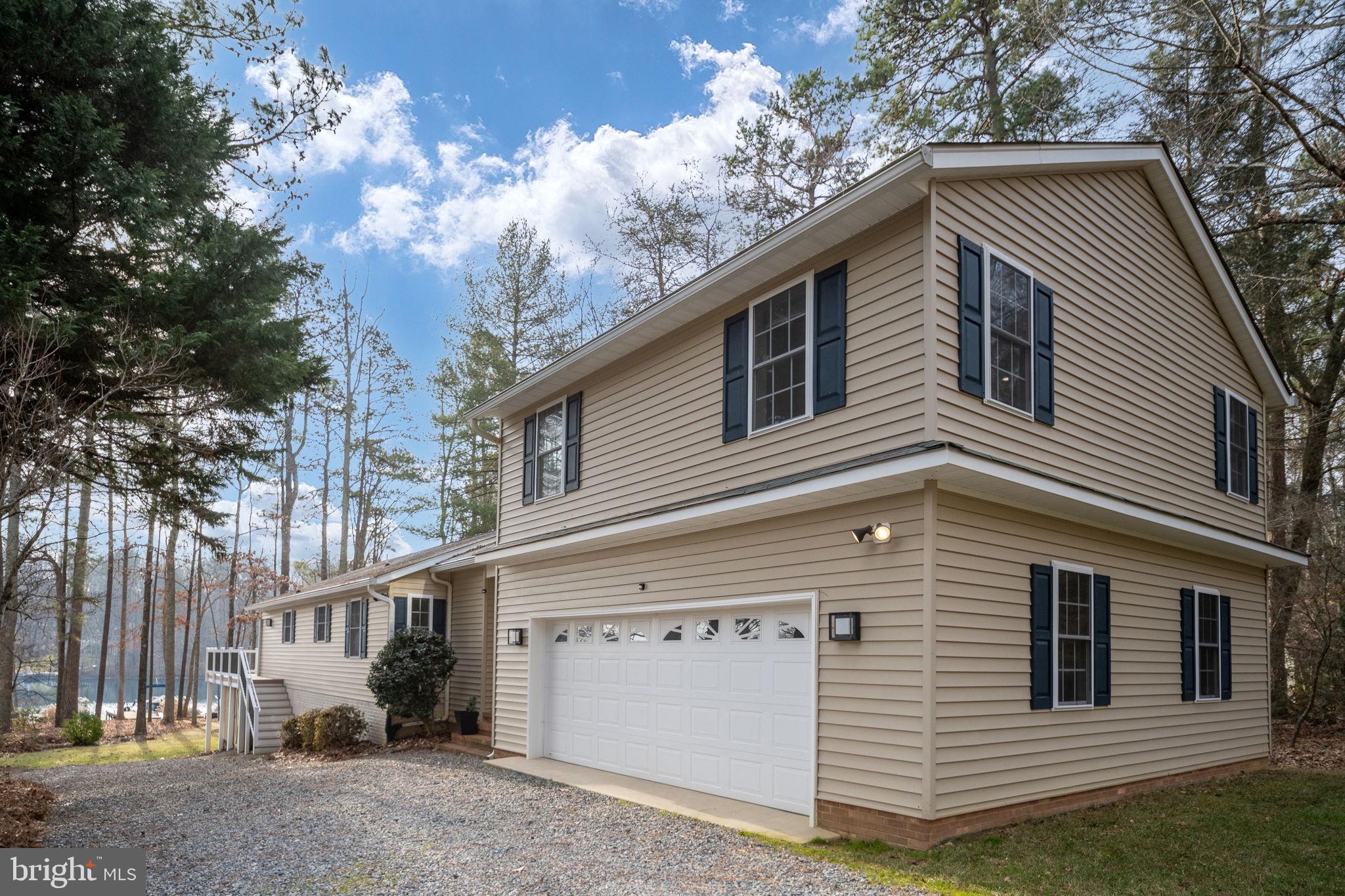 476 LAKE CAROLINE DRIVE