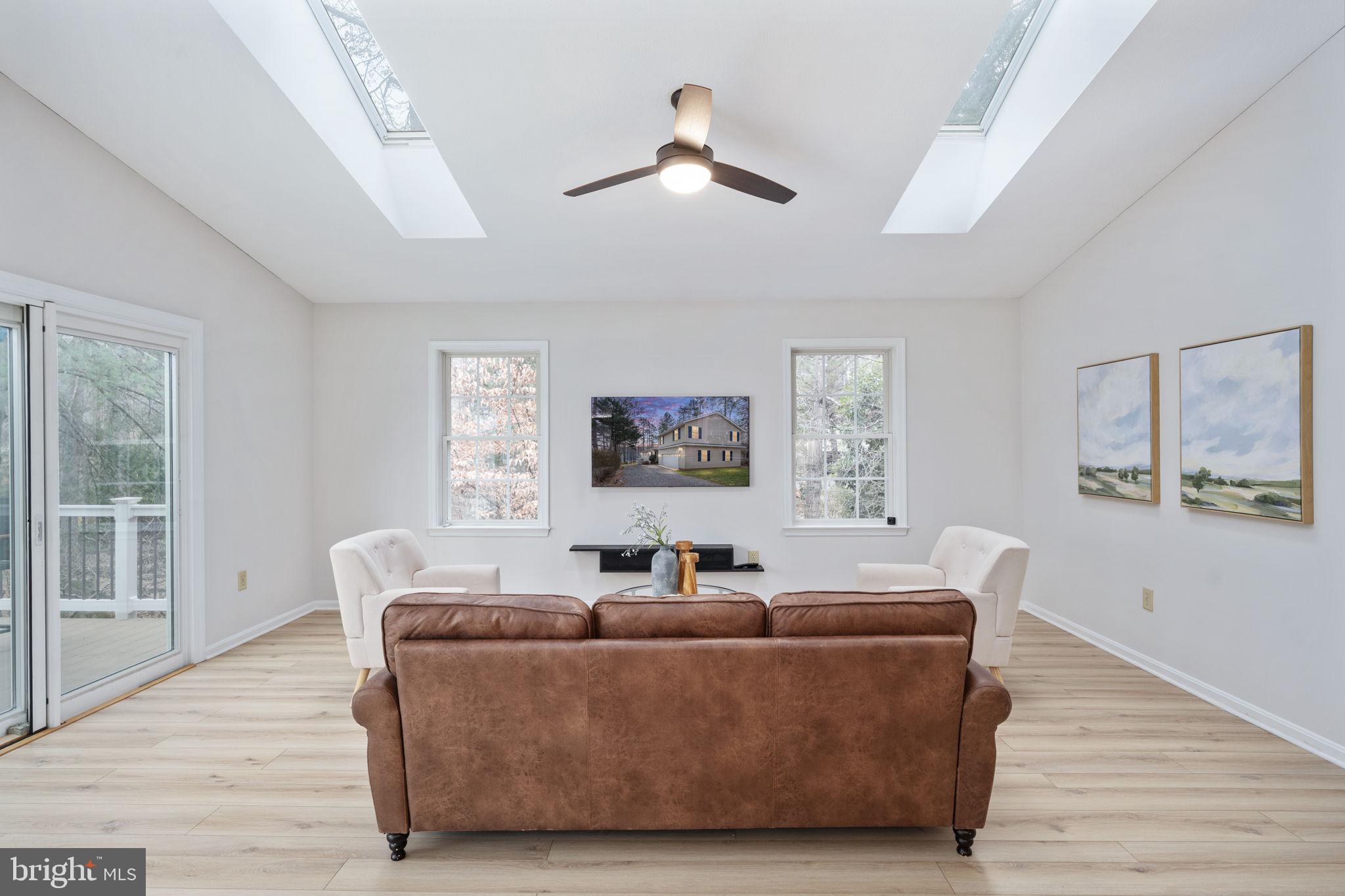 LAKE CAROLINE - Residential