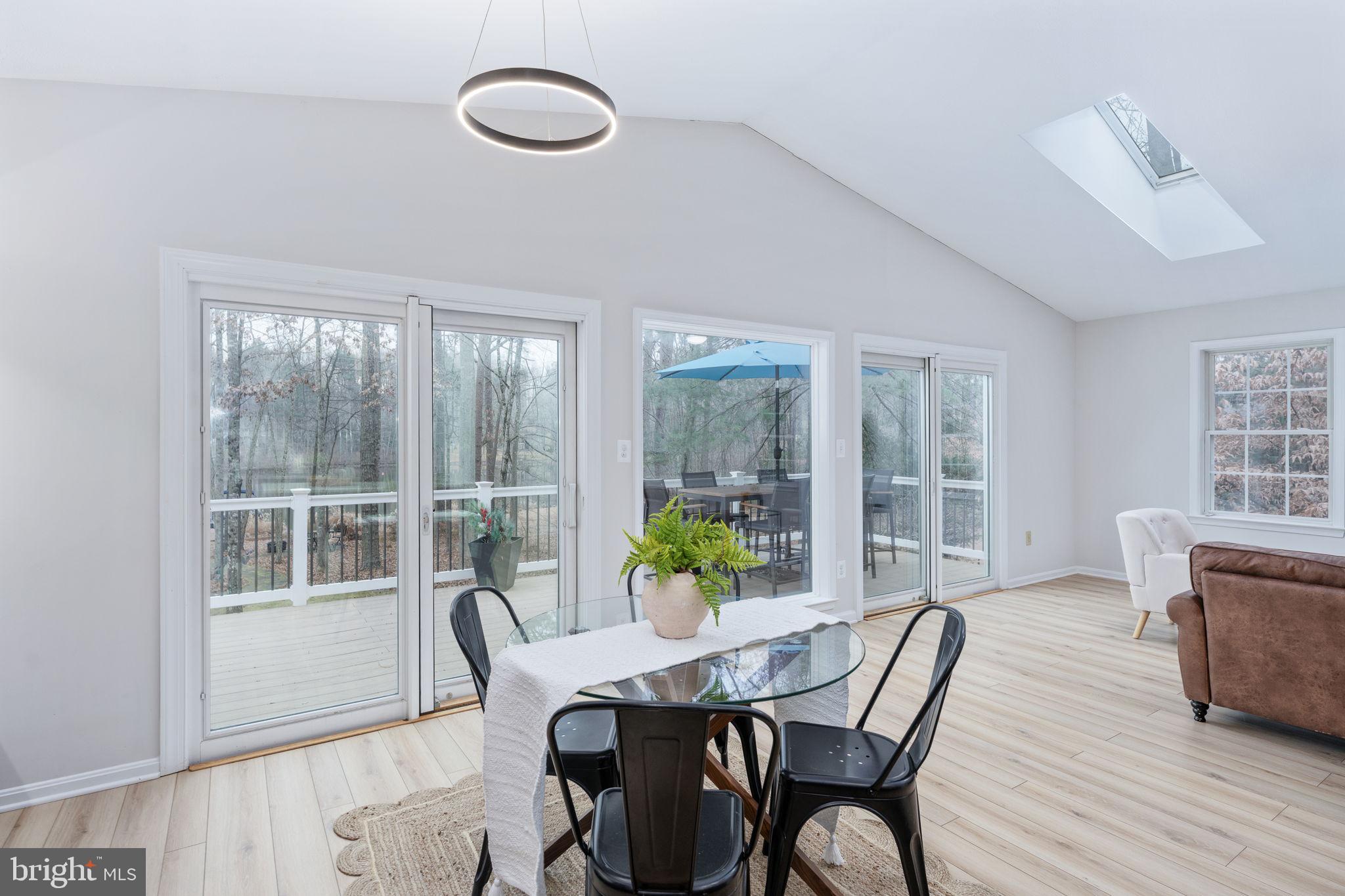 LAKE CAROLINE - Residential