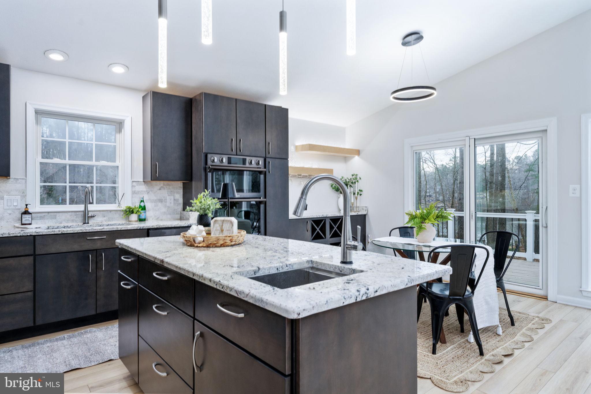 LAKE CAROLINE - Residential