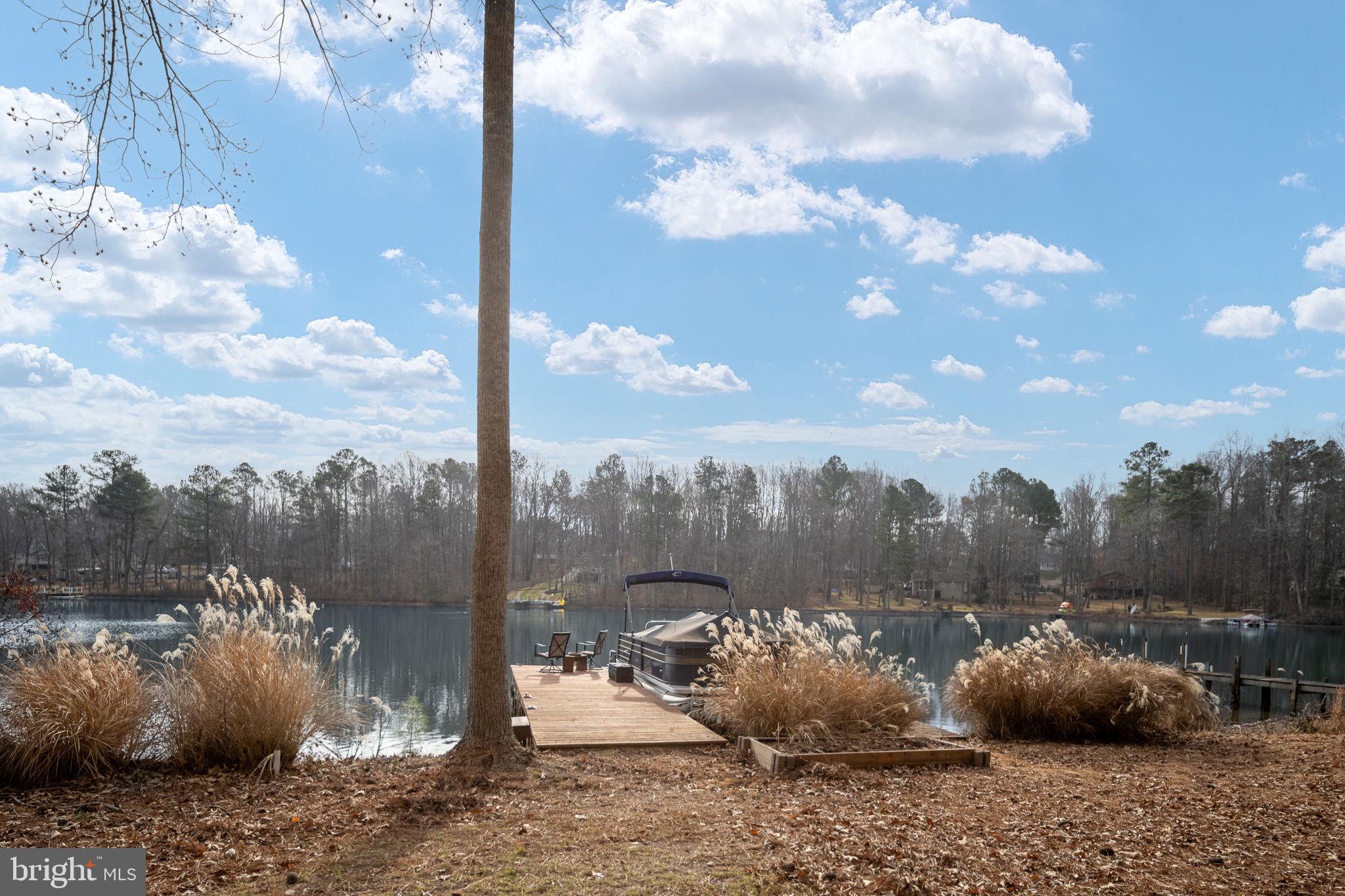 LAKE CAROLINE - Residential