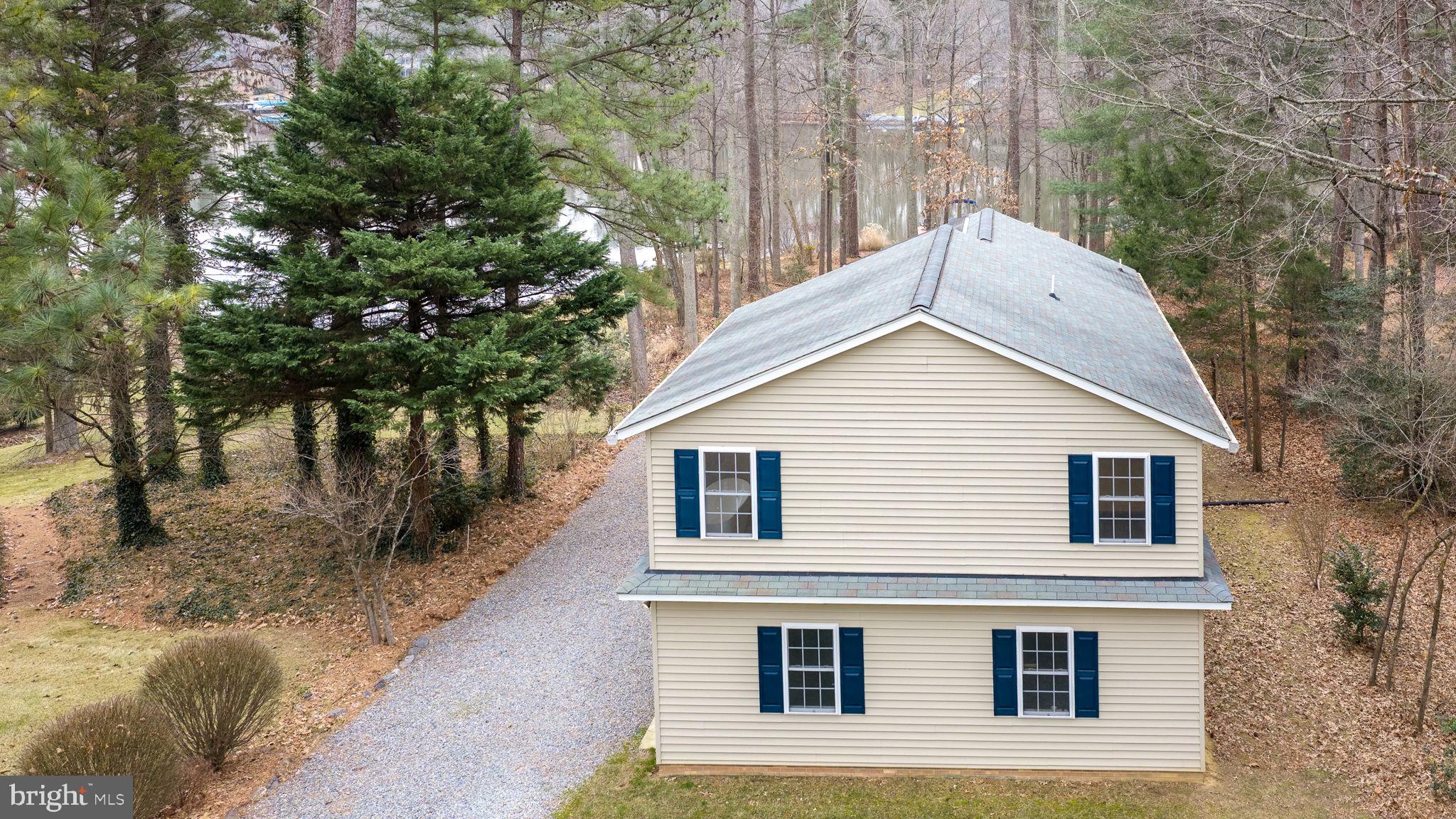 LAKE CAROLINE - Residential