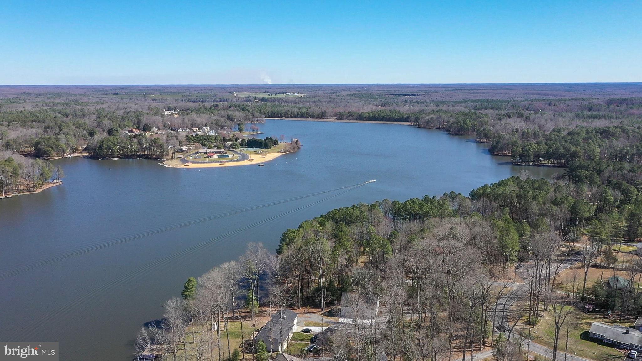 LAKE CAROLINE - Residential