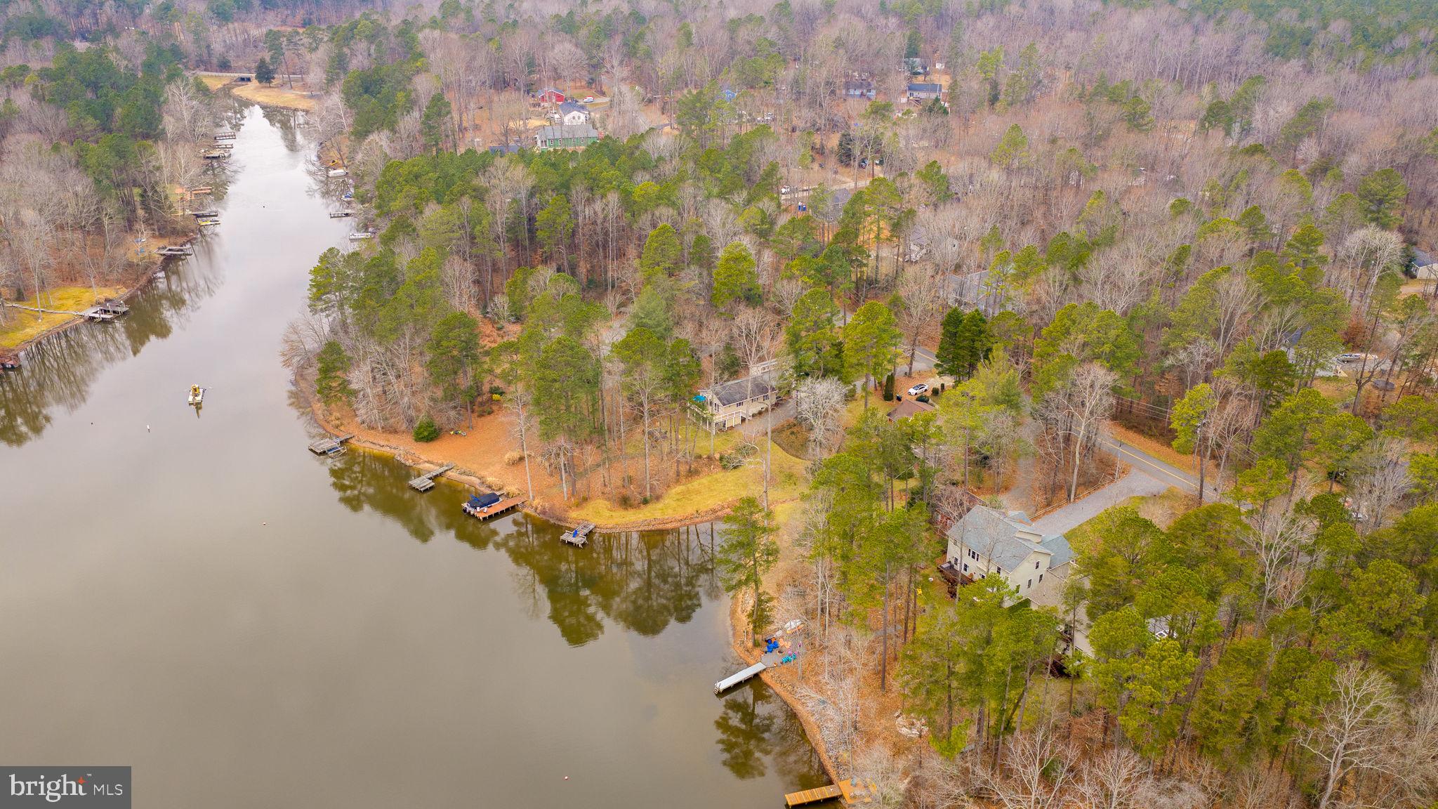 LAKE CAROLINE - Residential