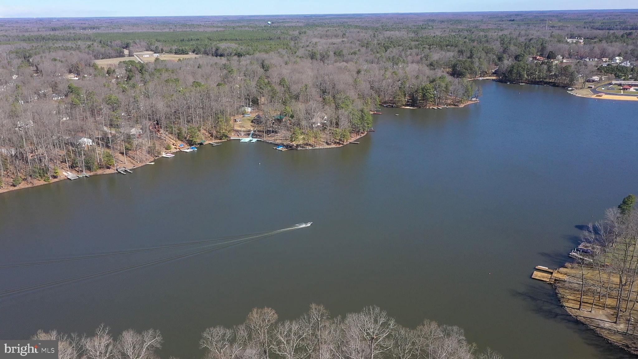 LAKE CAROLINE - Residential