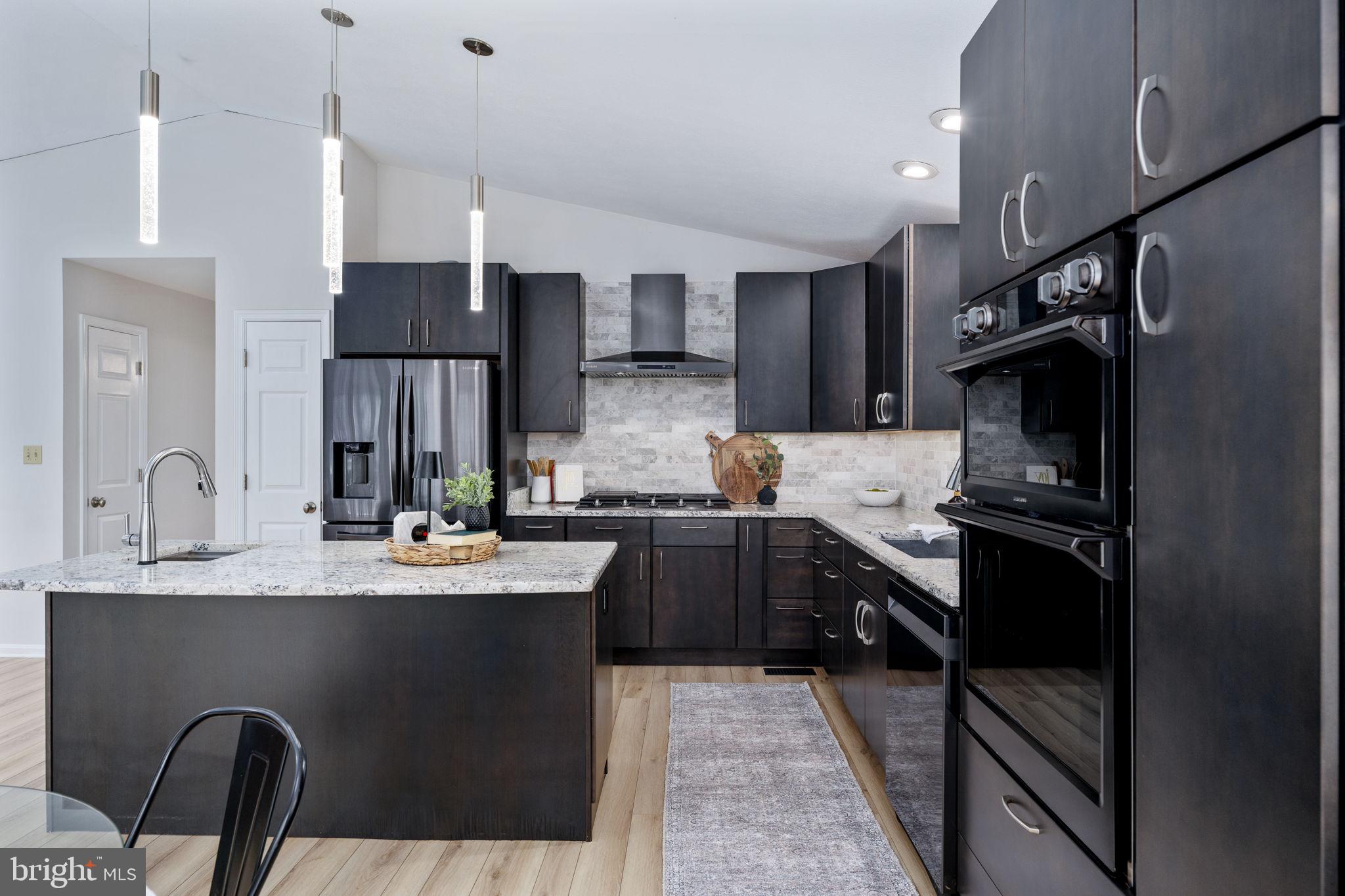 LAKE CAROLINE - Residential