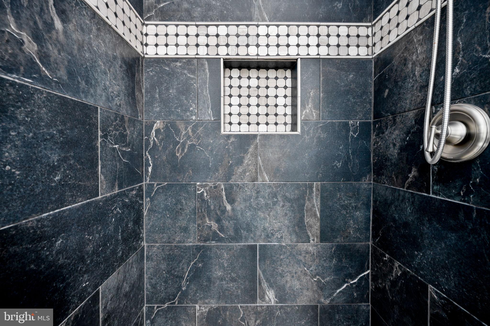 LAKE CAROLINE - Residential