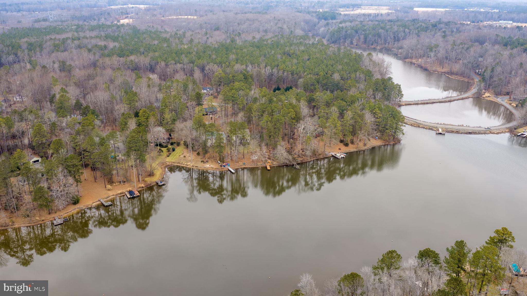 LAKE CAROLINE - Residential