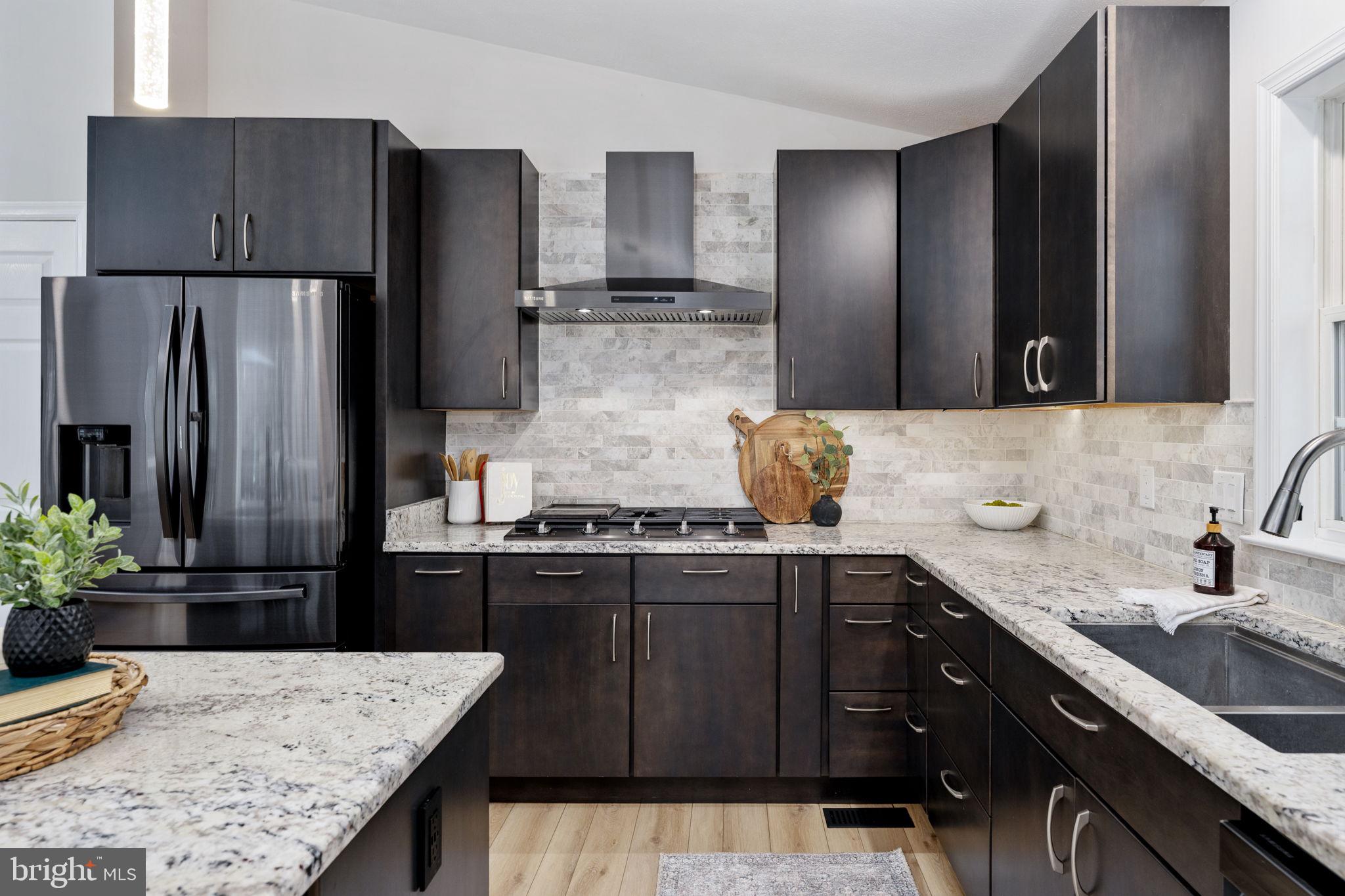 LAKE CAROLINE - Residential