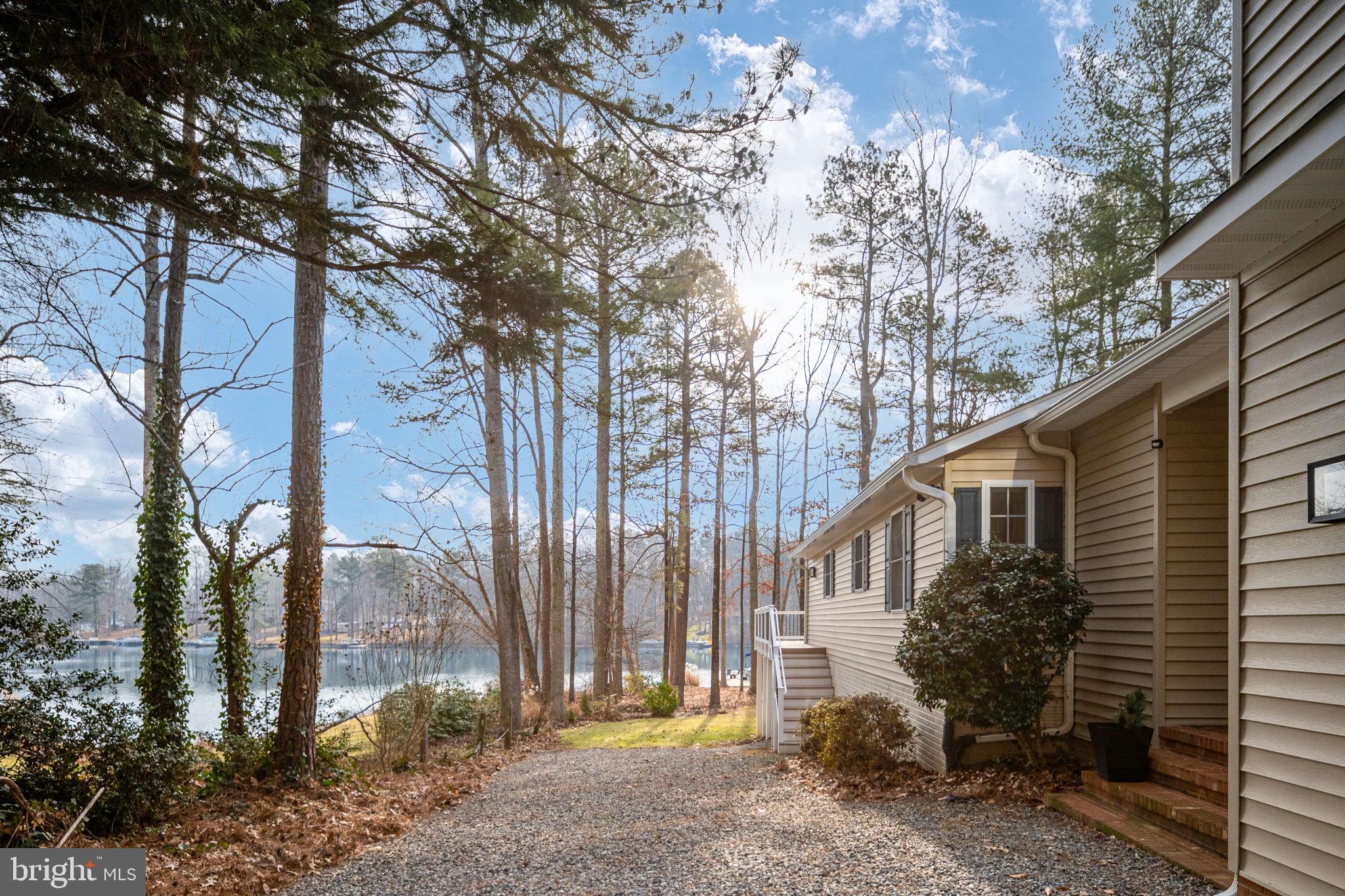 LAKE CAROLINE - Residential