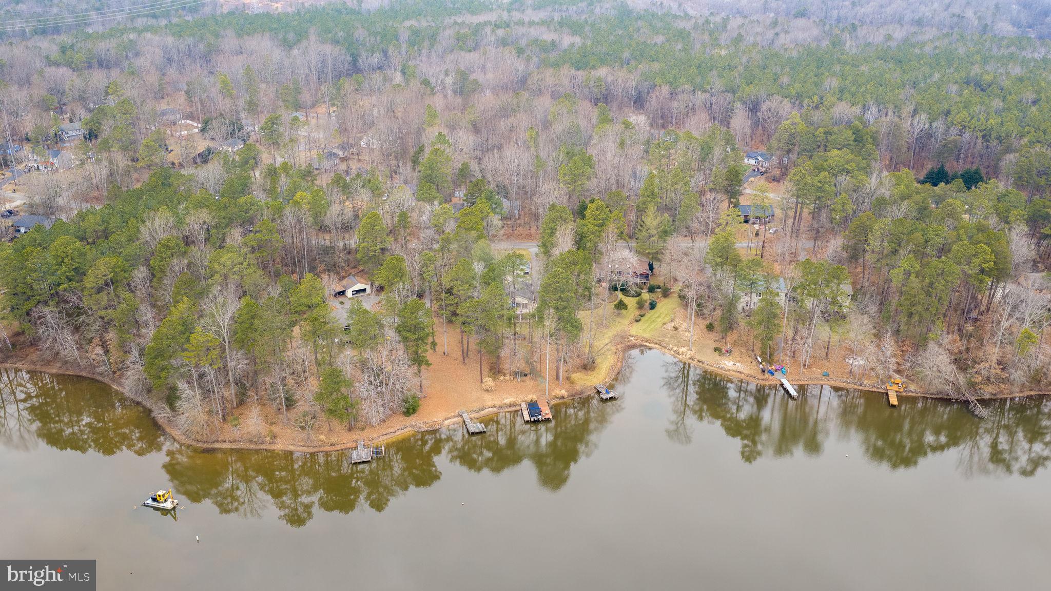 LAKE CAROLINE - Residential
