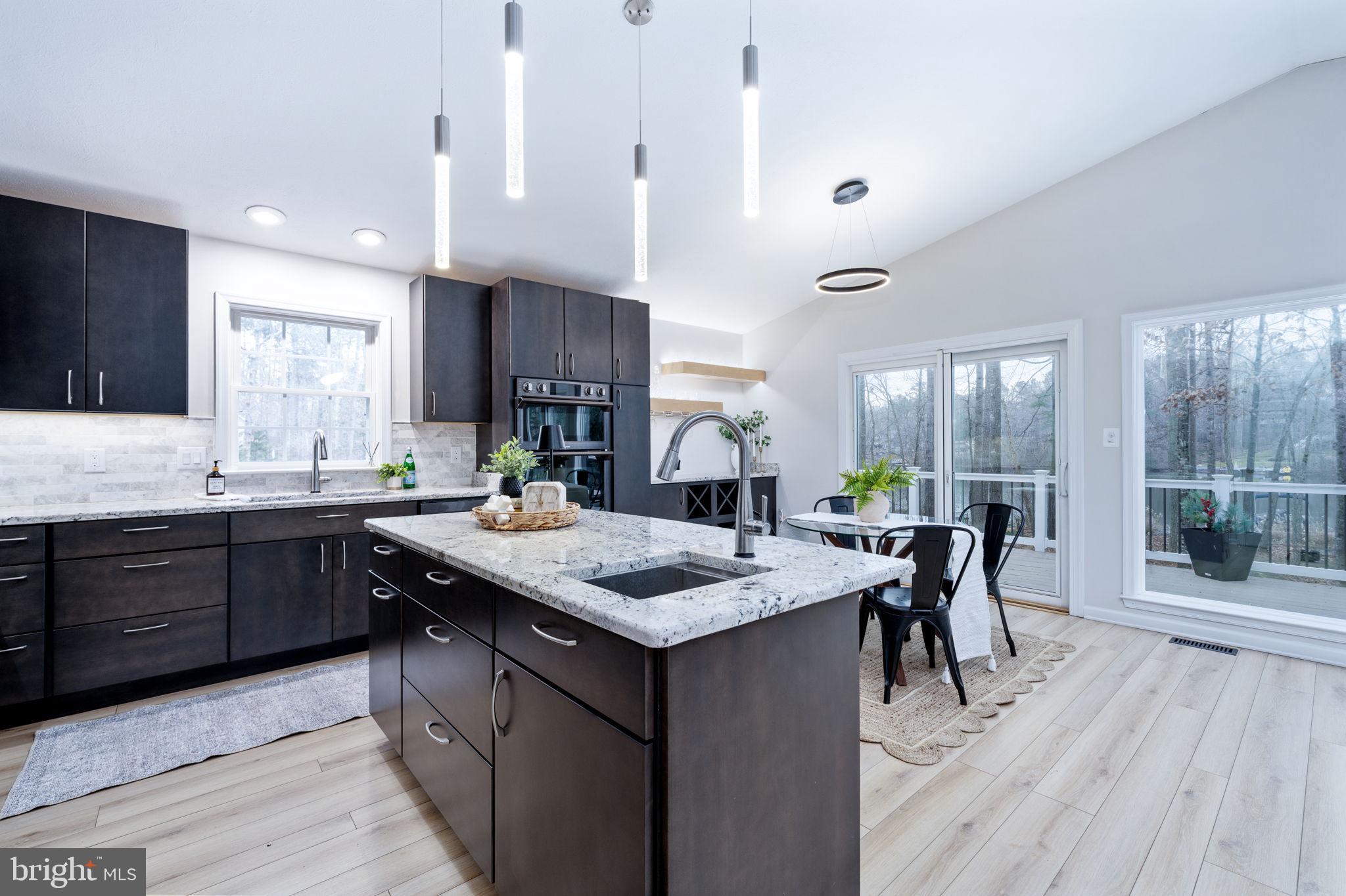 LAKE CAROLINE - Residential