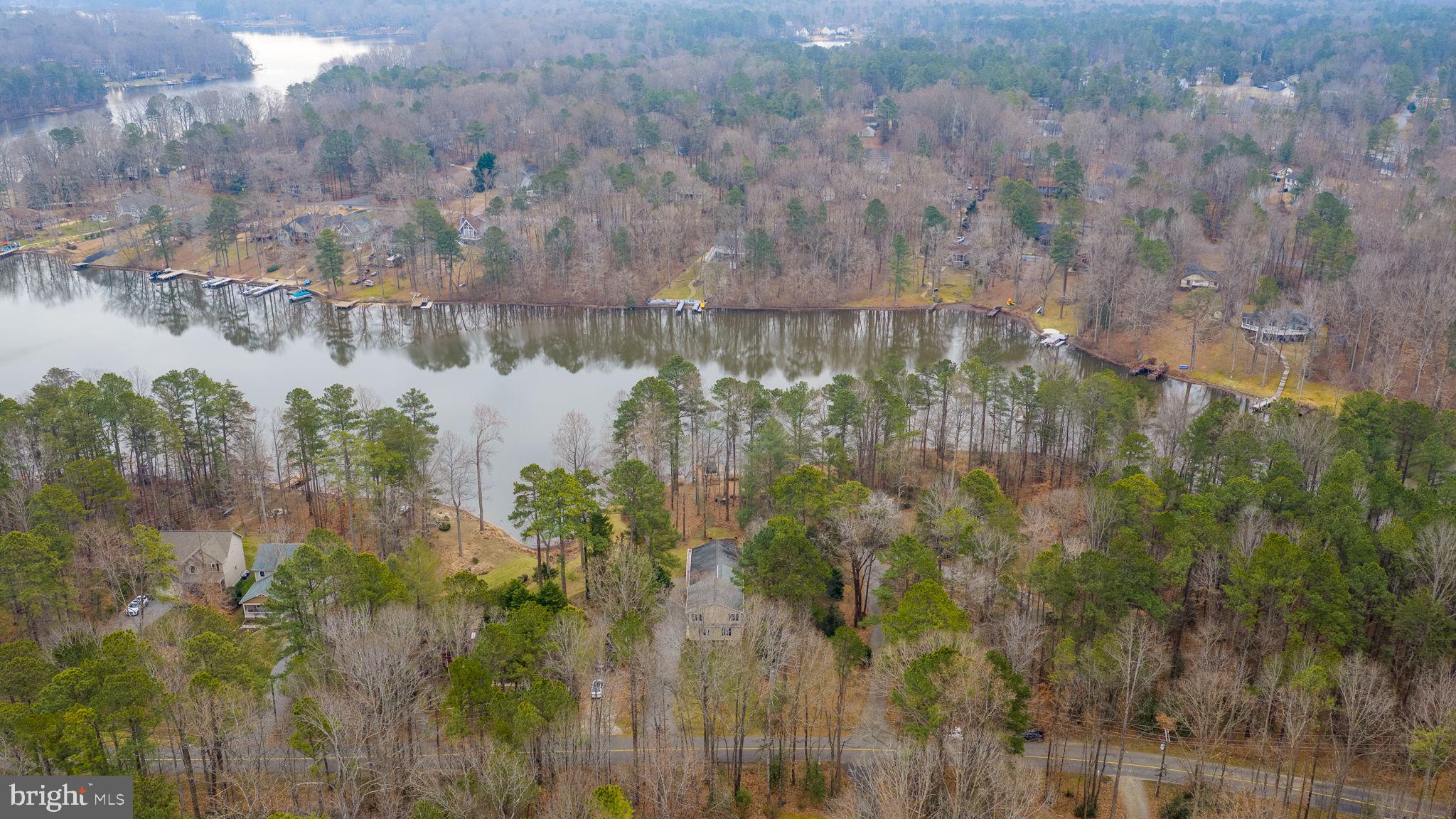 LAKE CAROLINE - Residential