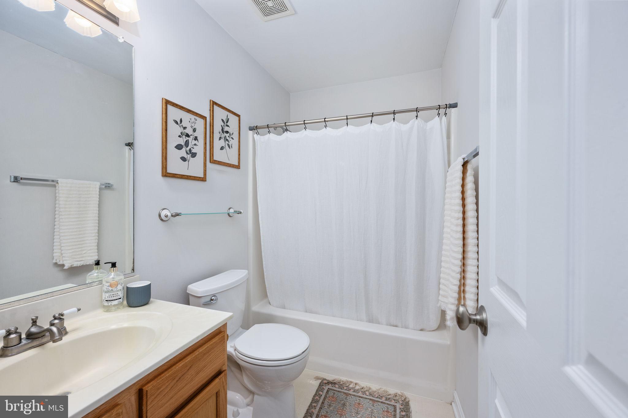 LAKE CAROLINE - Residential